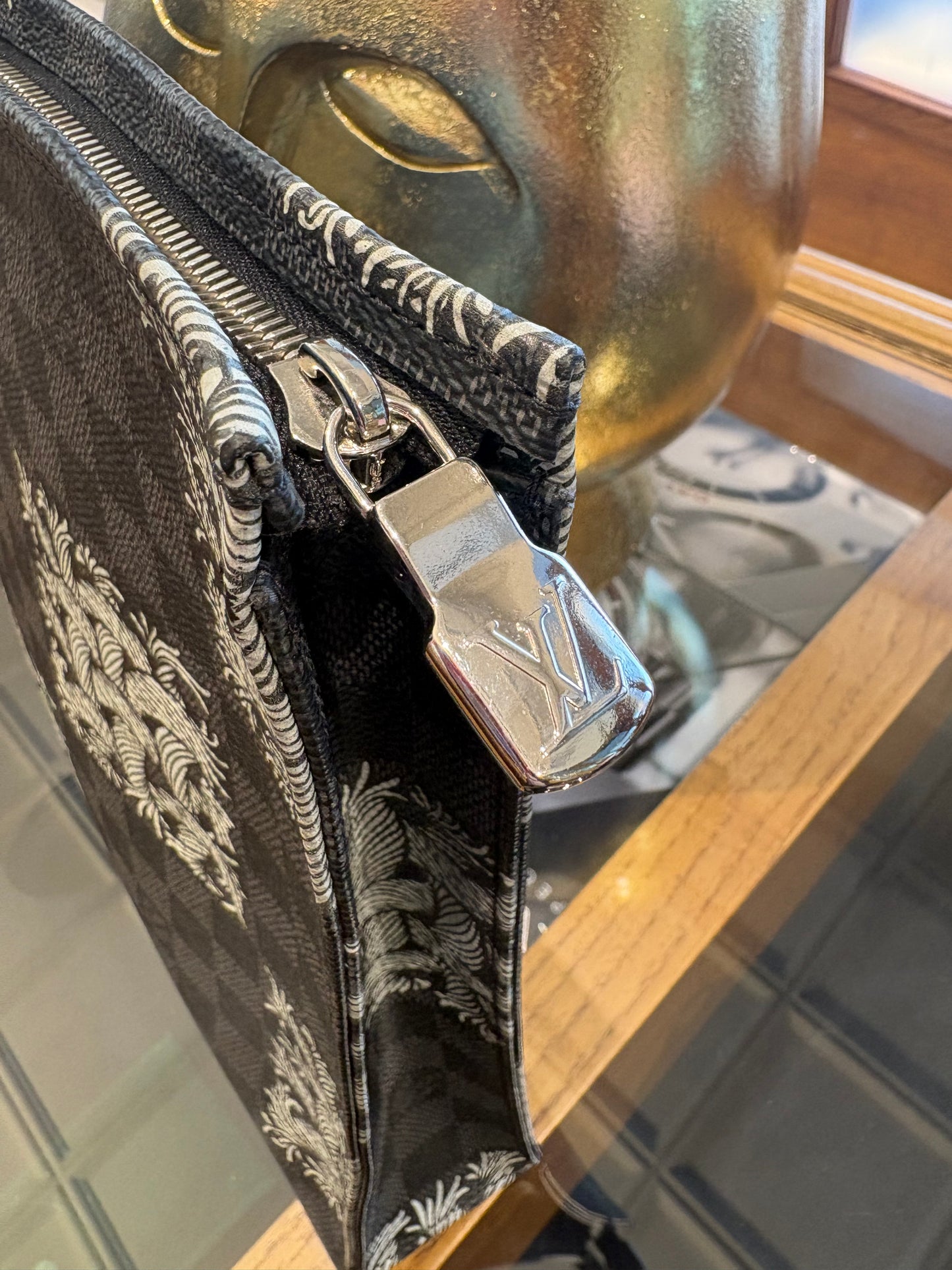 Louis Vuitton toilette limited Edition