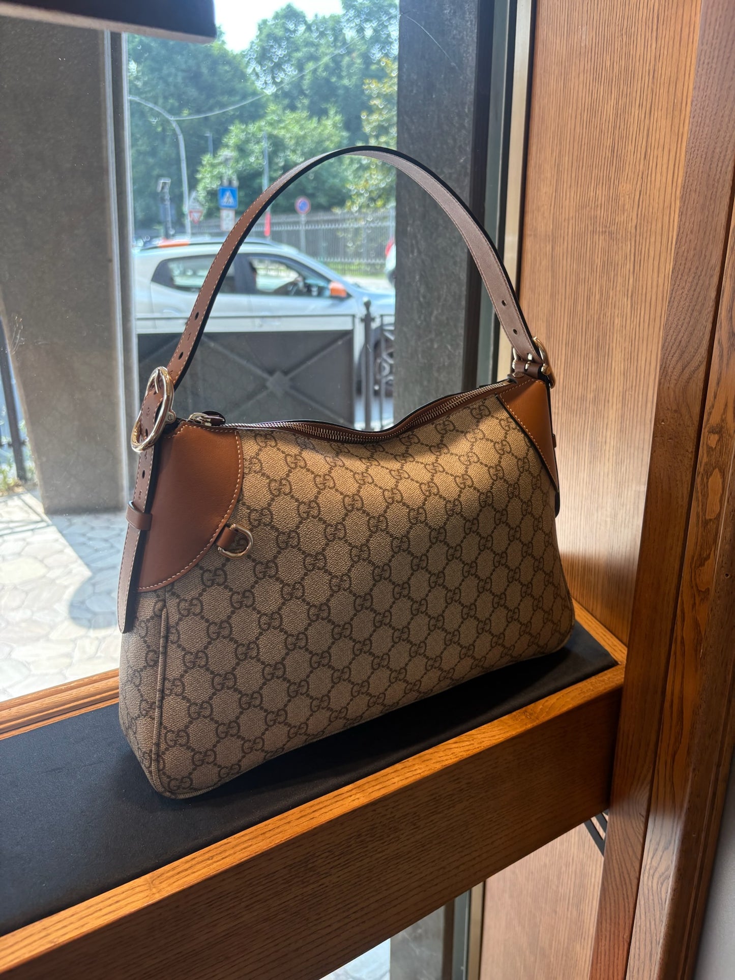 GUCCI LOGATA