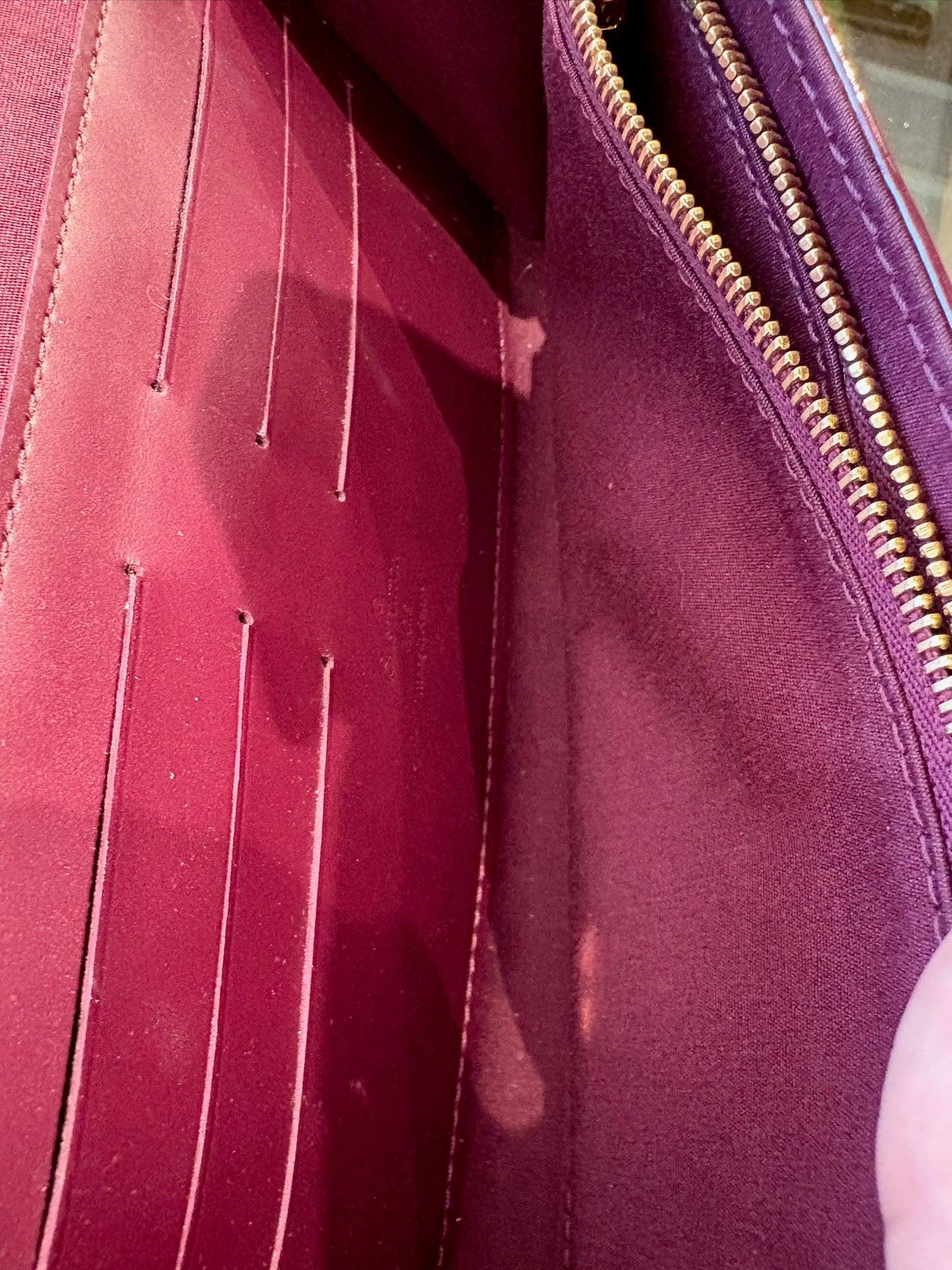 POCHETTE IN VERNICE VIOLA LV