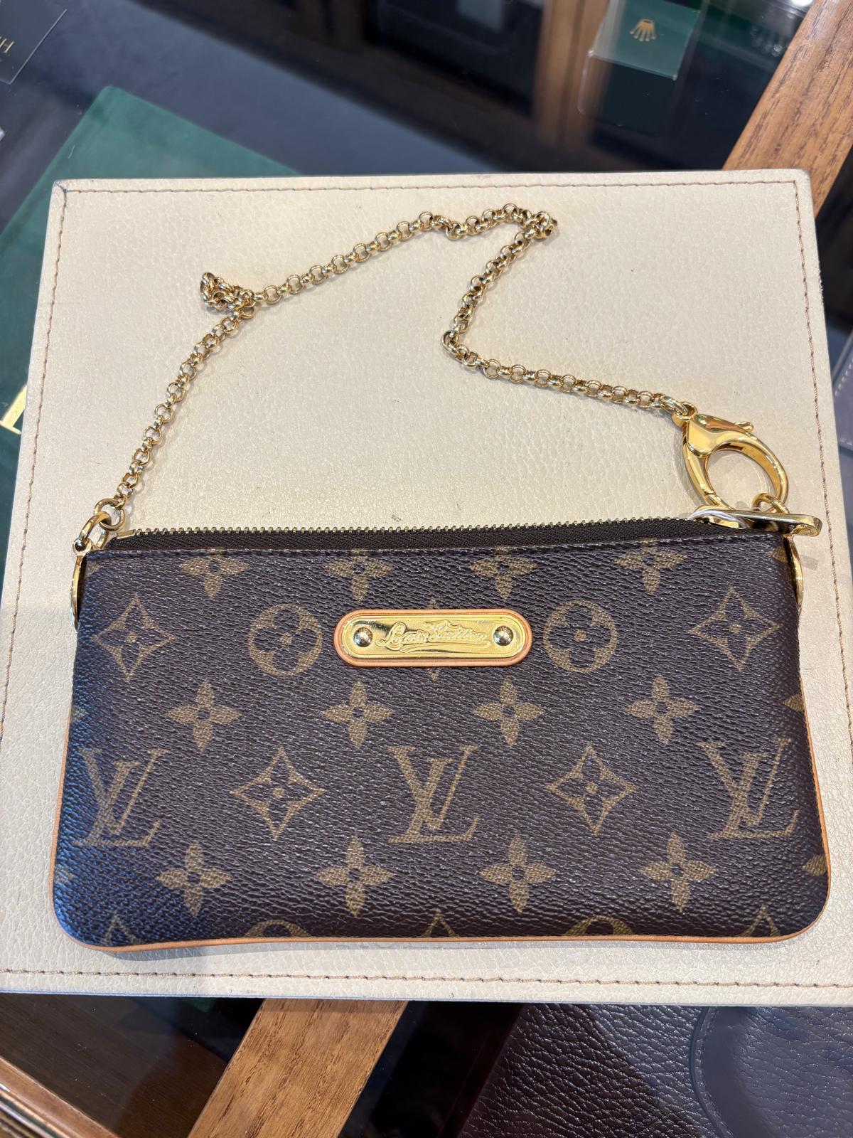 LV POCHETTE MILLA