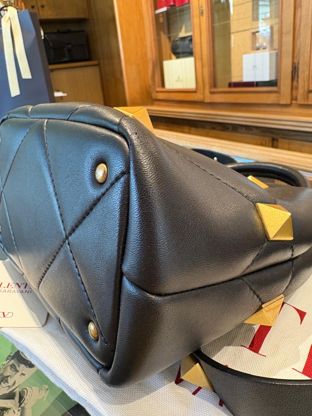 VALENTINO ROMAN STUD