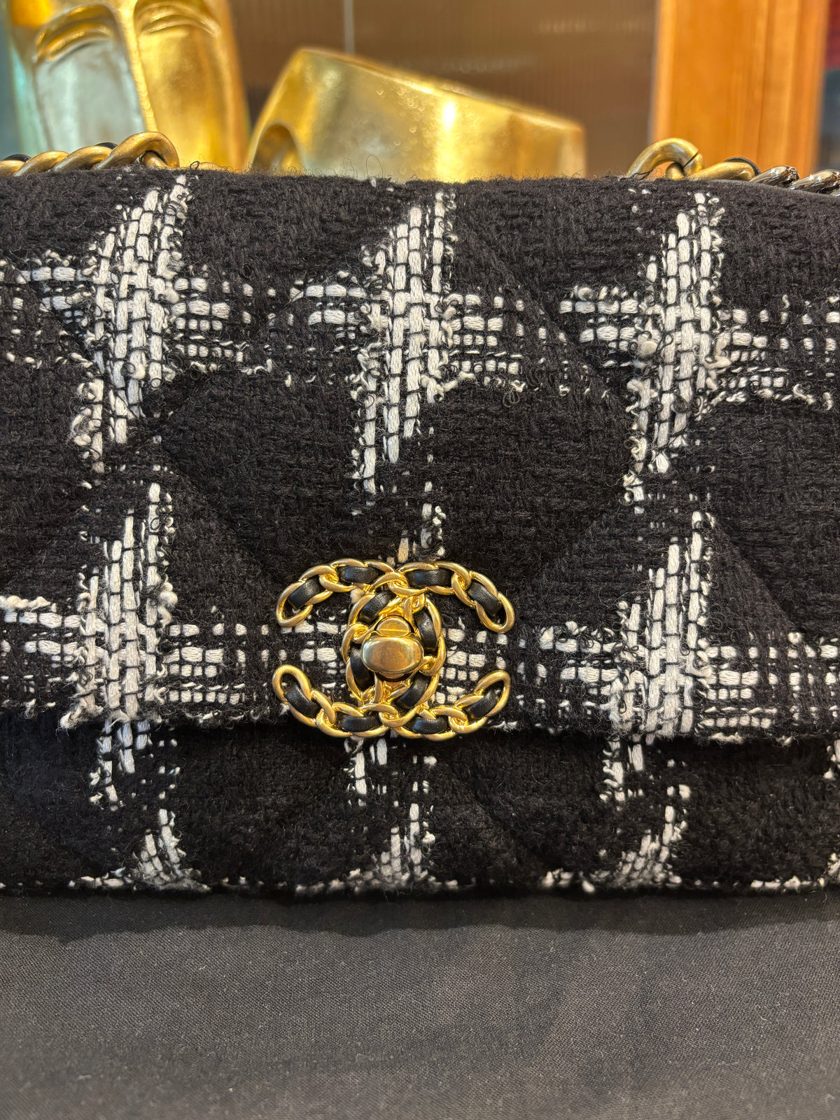 Chanel 19