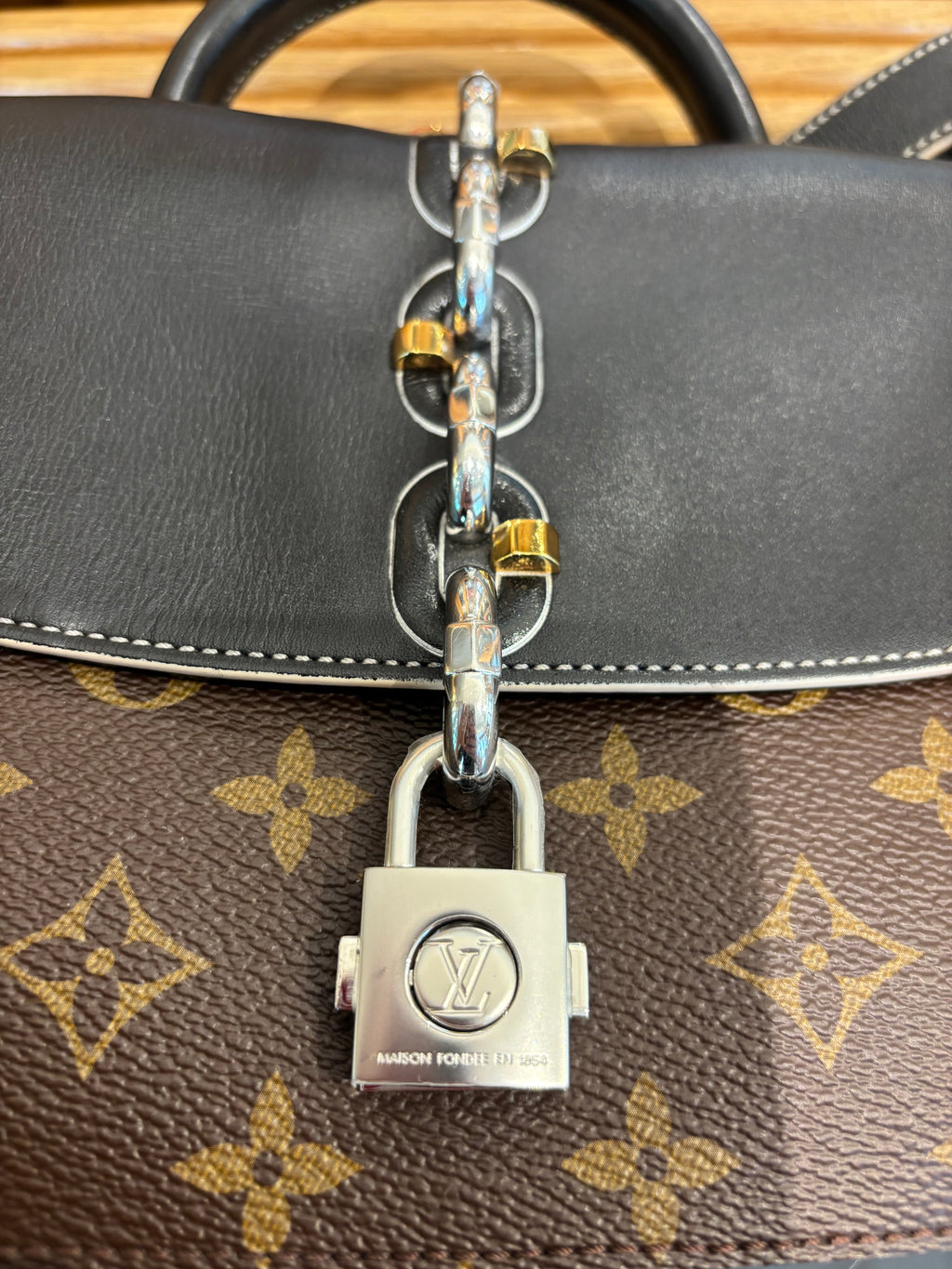 Louis Vuitton Chain It