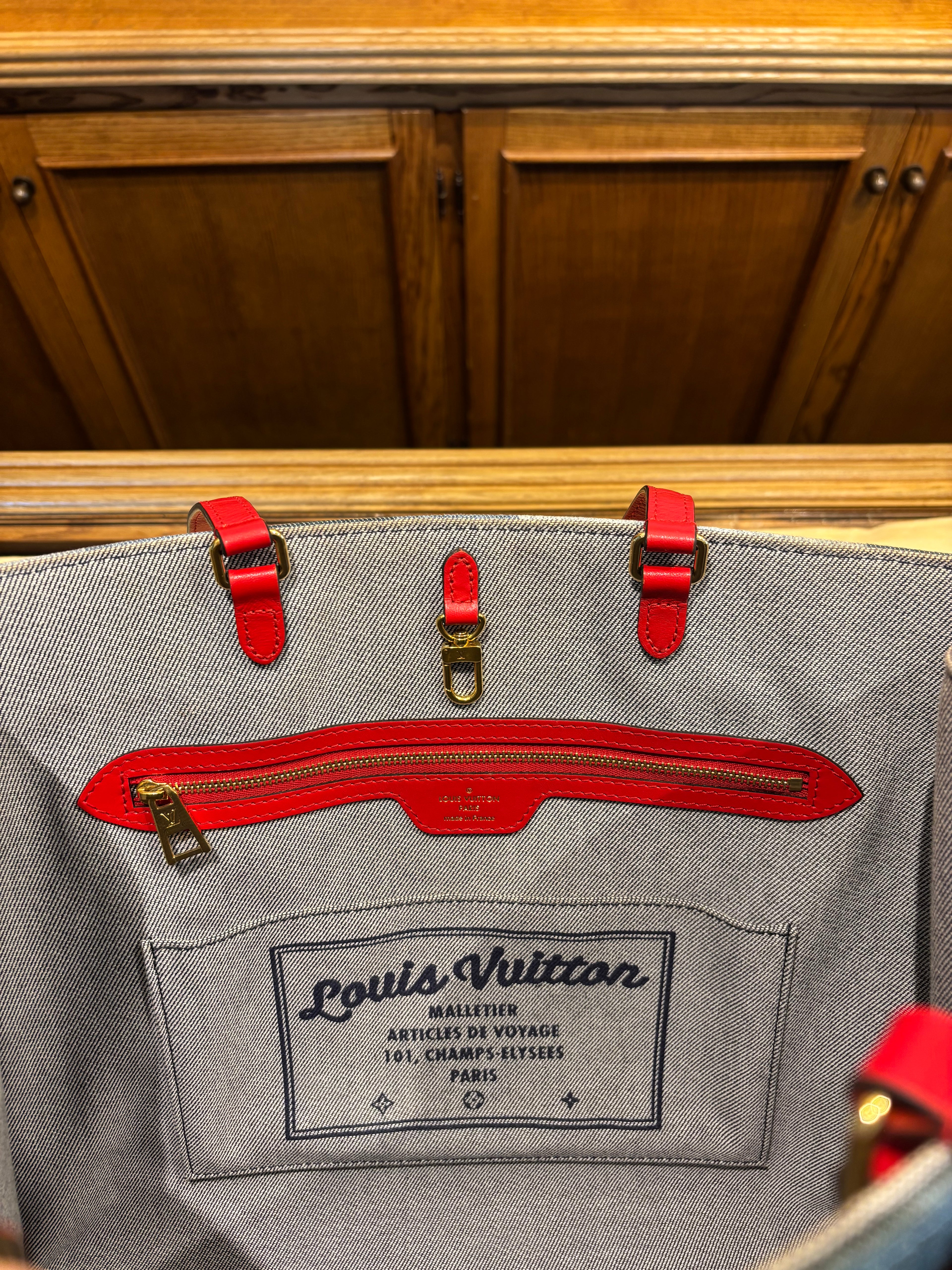 Louis Vuitton OnTheGo