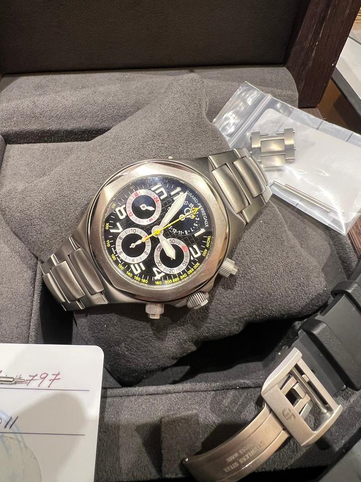 Girard Perregaux Laureato