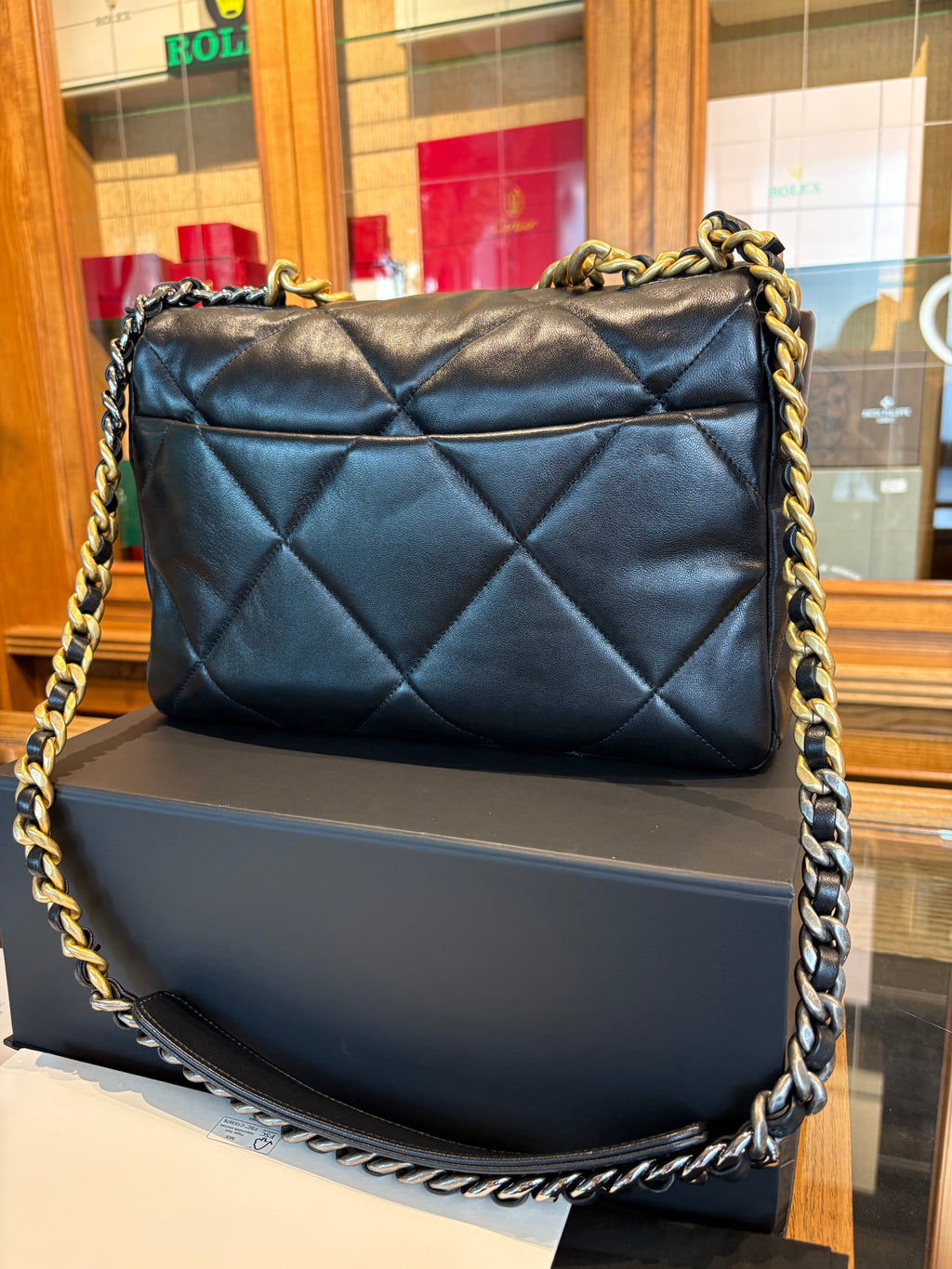 Chanel 19