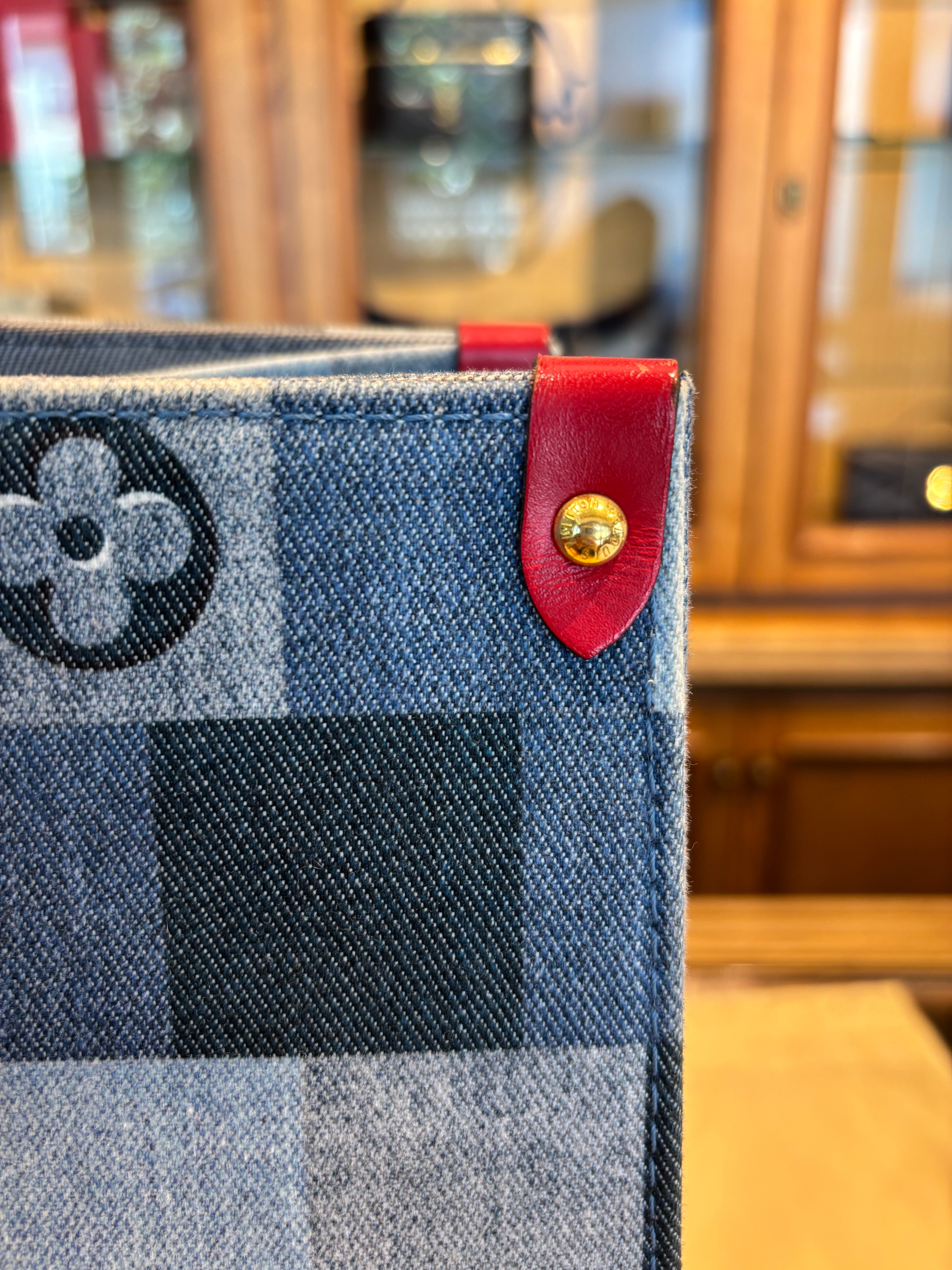 Louis Vuitton OnTheGo