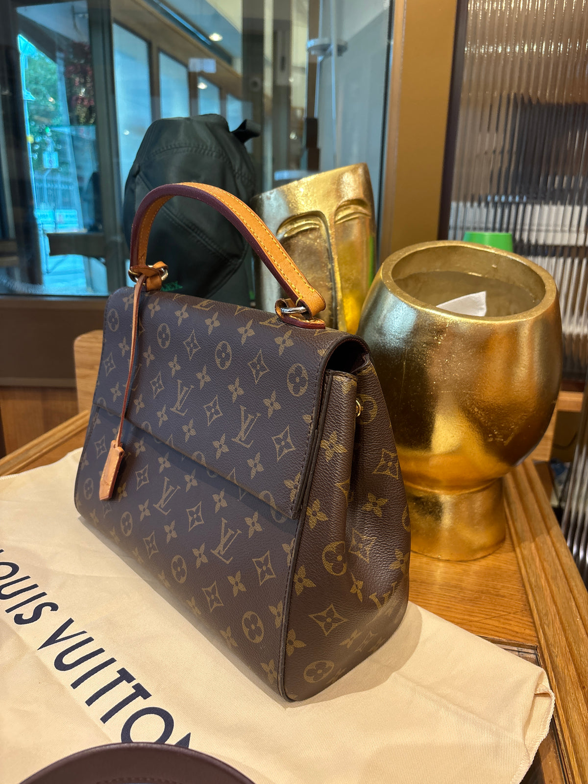Louis Vuitton Cluny