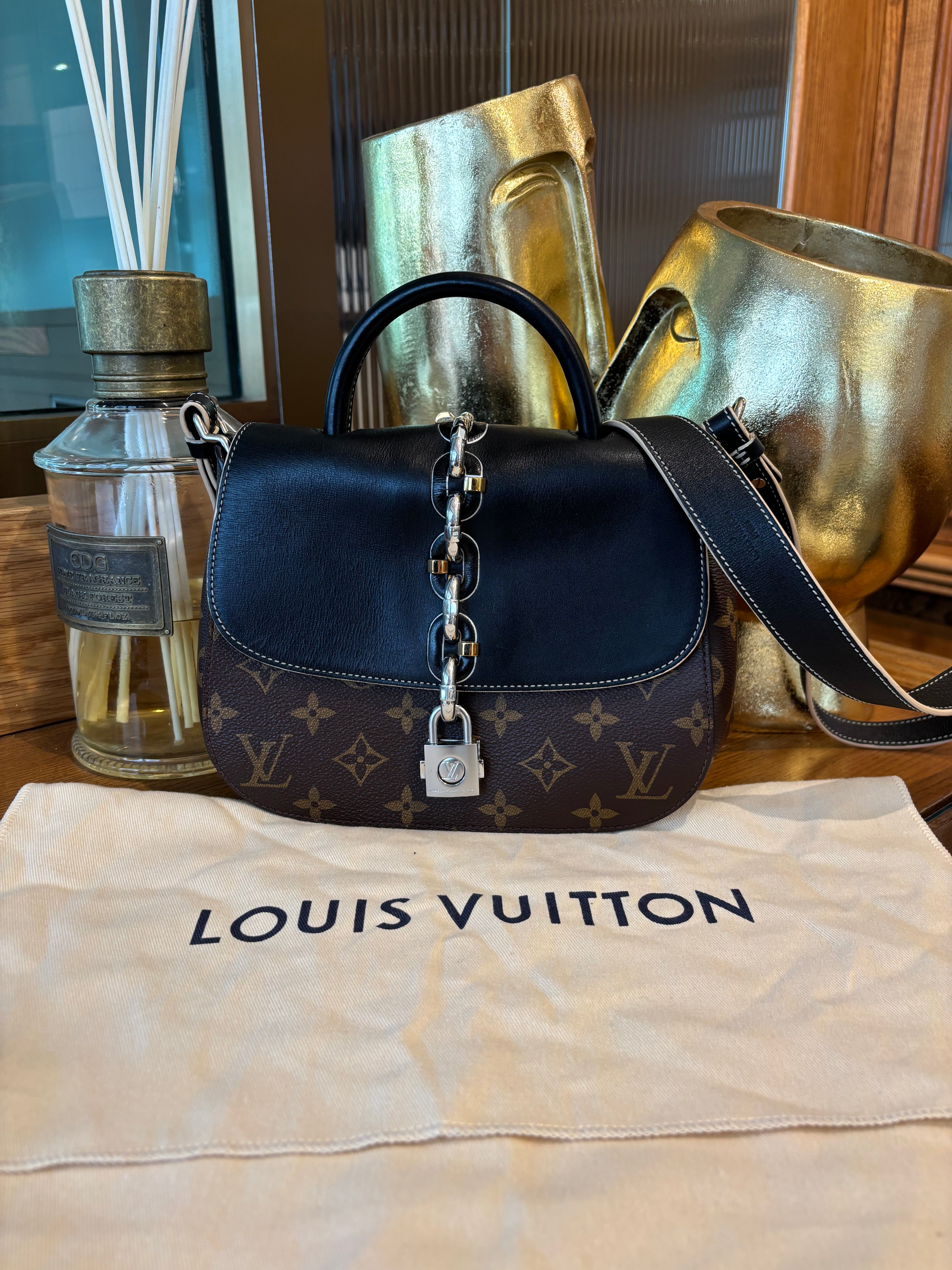 Louis Vuitton Chain It