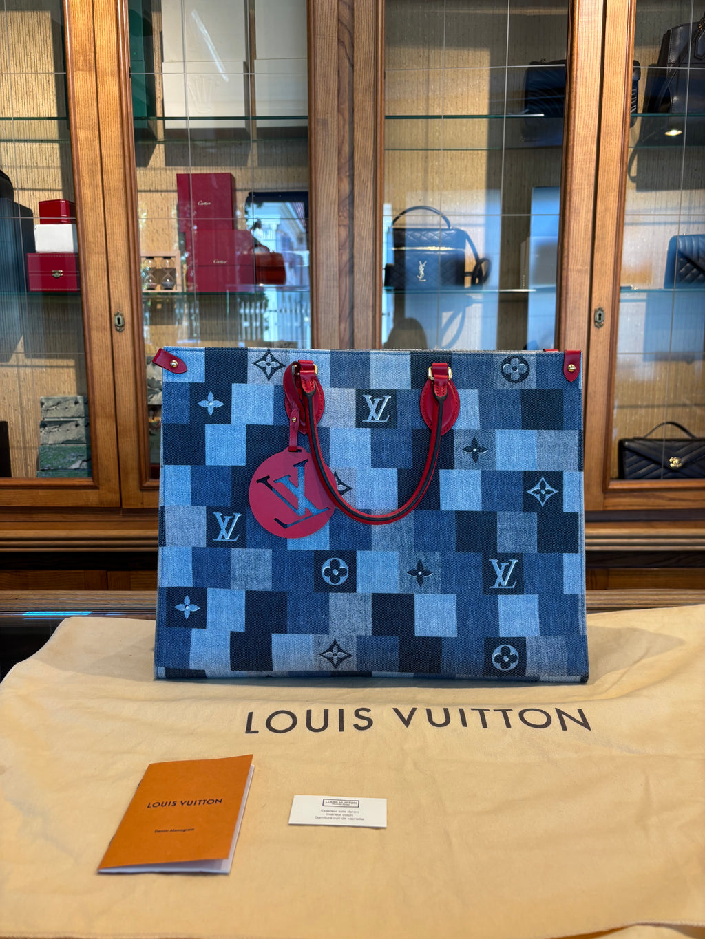 Louis Vuitton OnTheGo