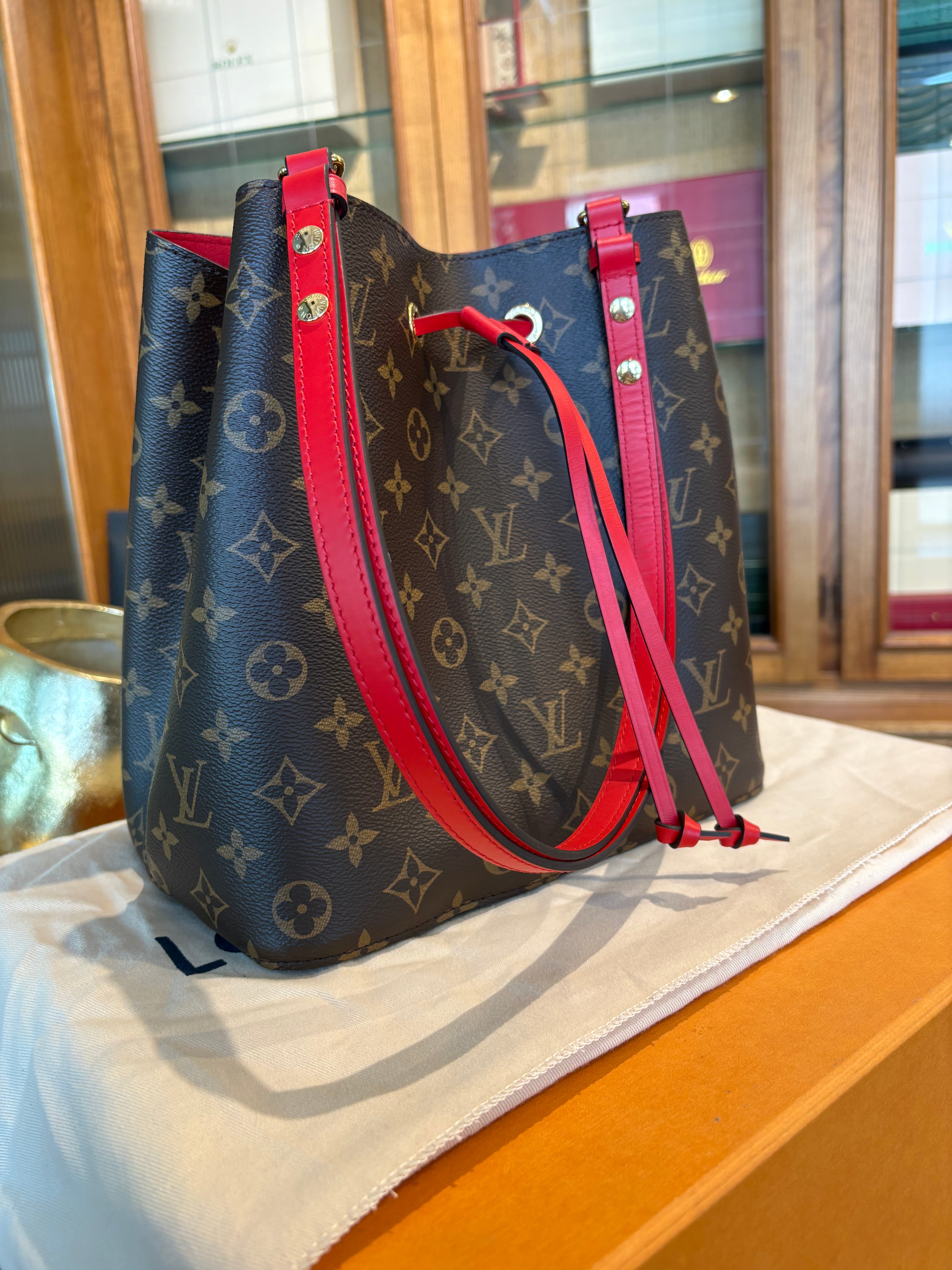 Louis Vuitton Neonoe