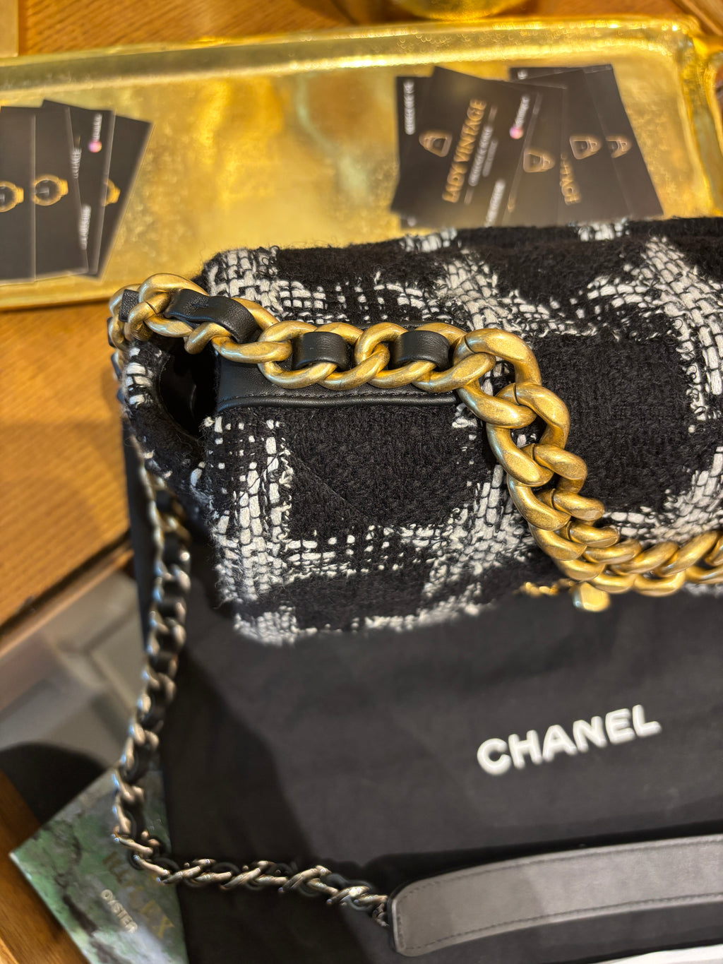 Chanel 19