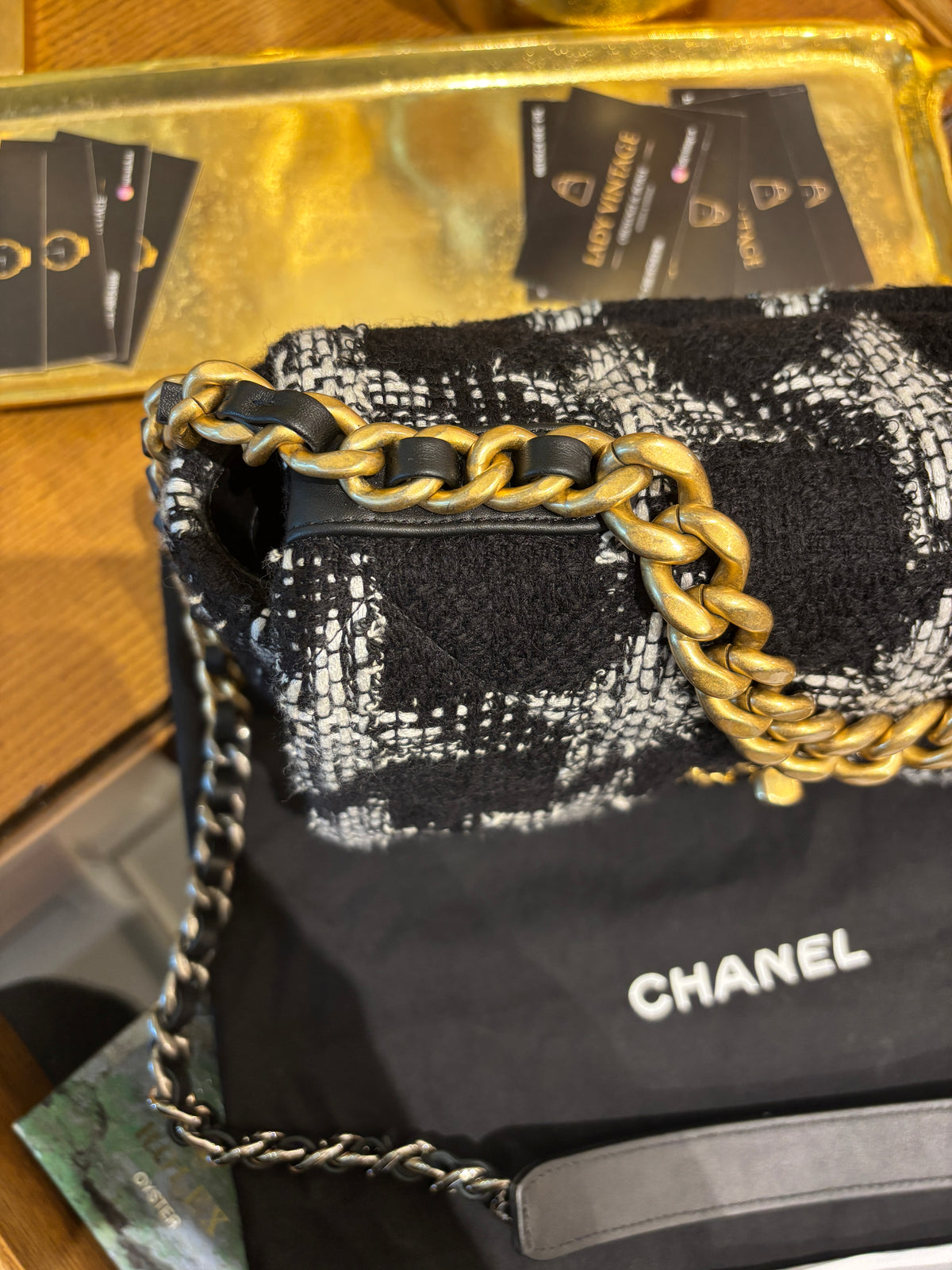 Chanel 19