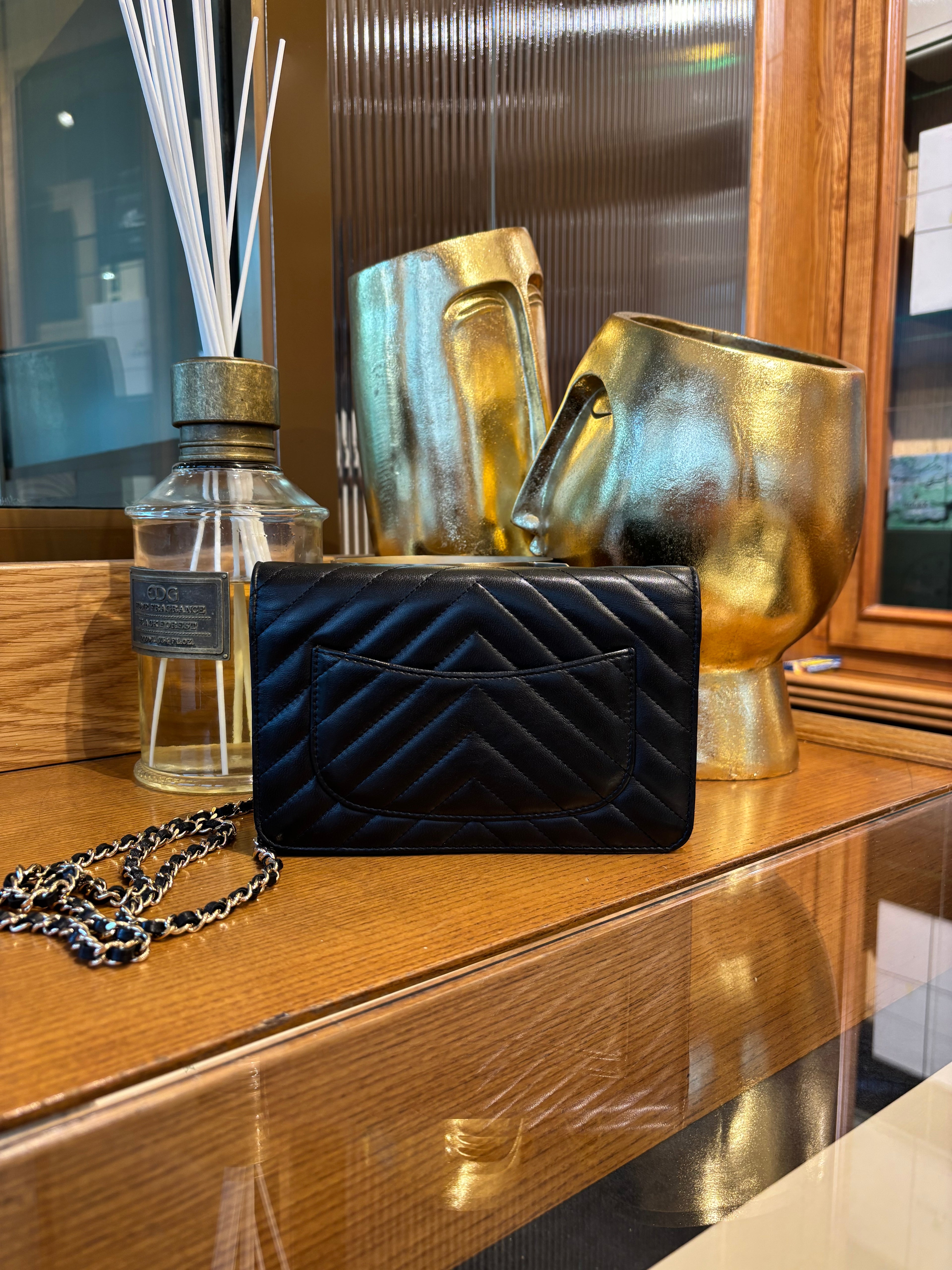 Chanel Wallet on Chain (WOC)
