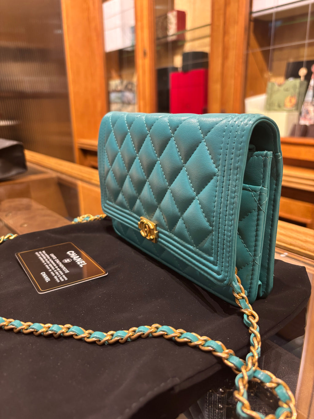 Chanel Wallet on chain (WOC)