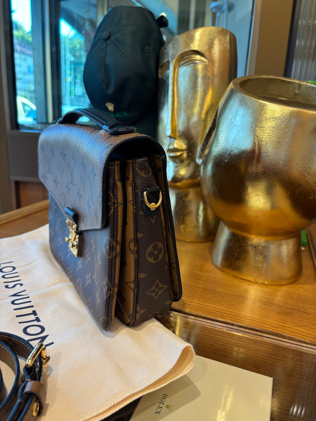 Louis Vuitton Métis Reverse