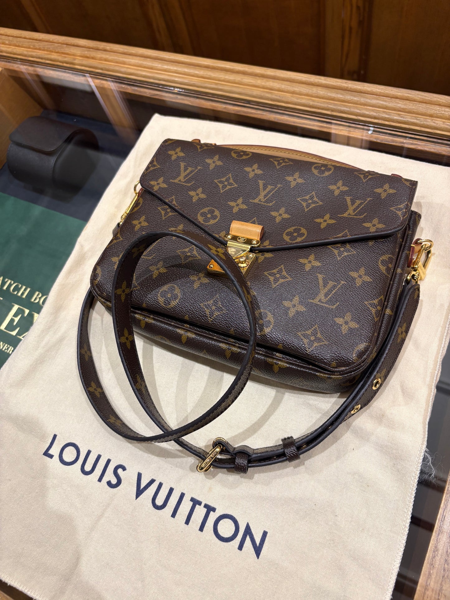 Louis Vuitton Metis