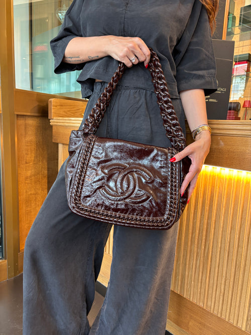 Chanel a spalla in vernice