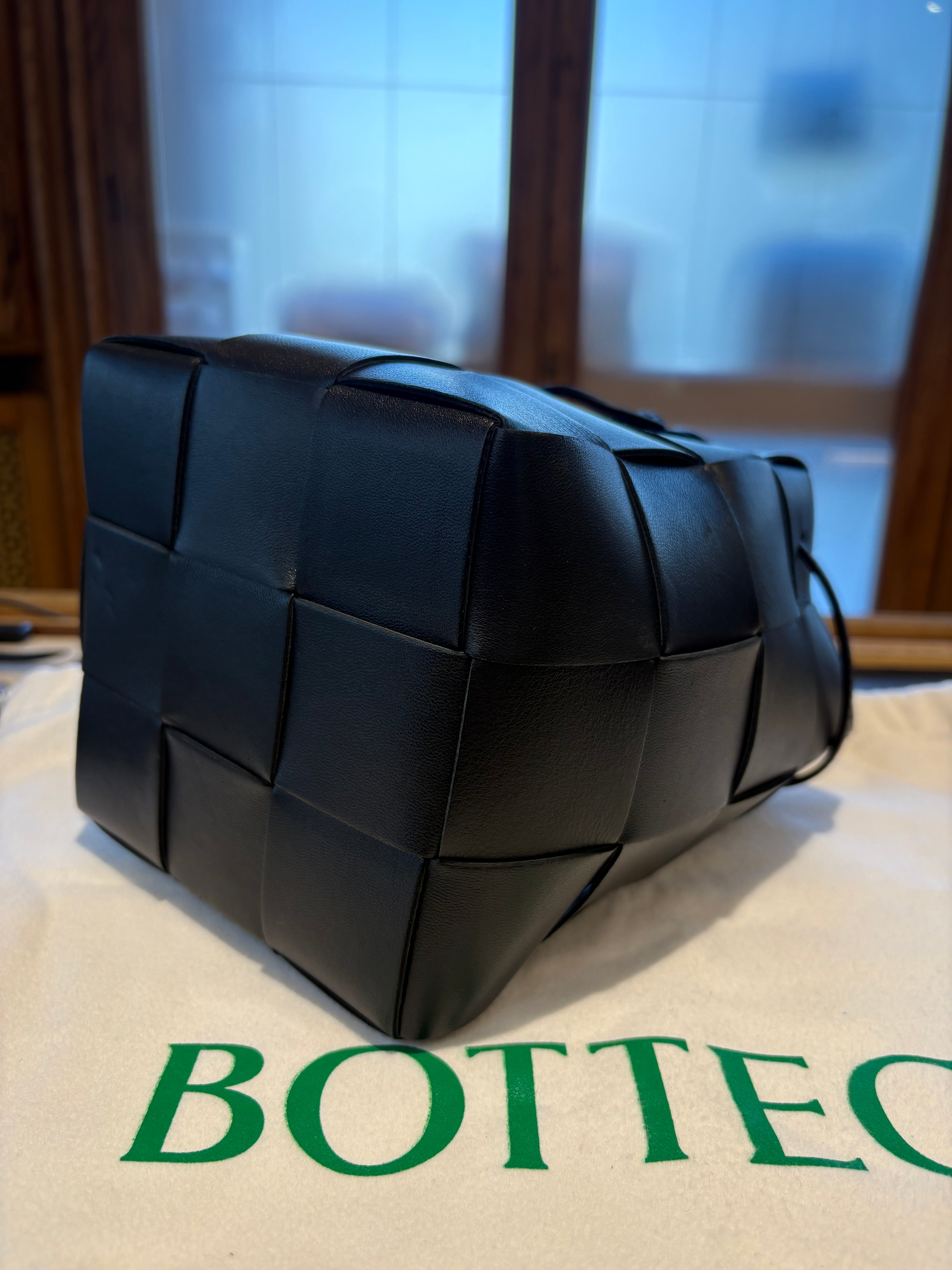 Secchiello nero Bottega Veneta