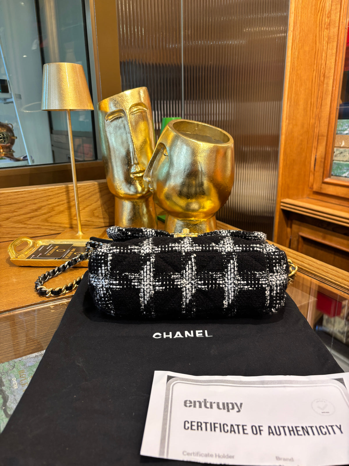 Chanel 19