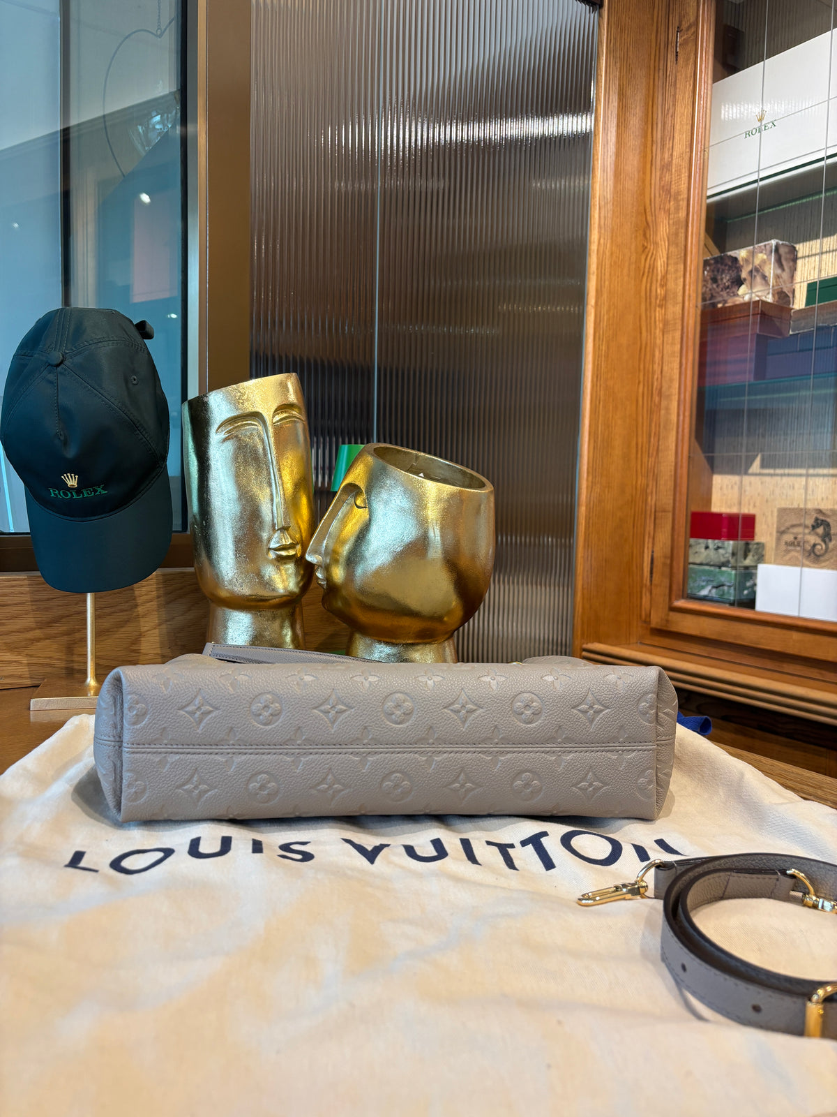 Louis Vuitton Métis Hobo