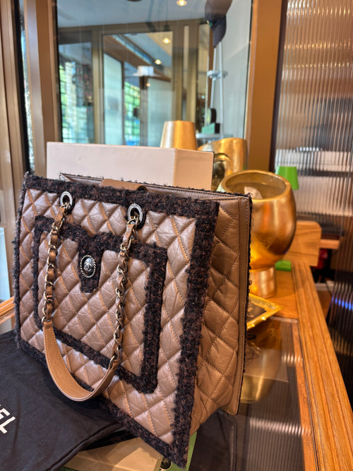 Chanel Tote Tweed