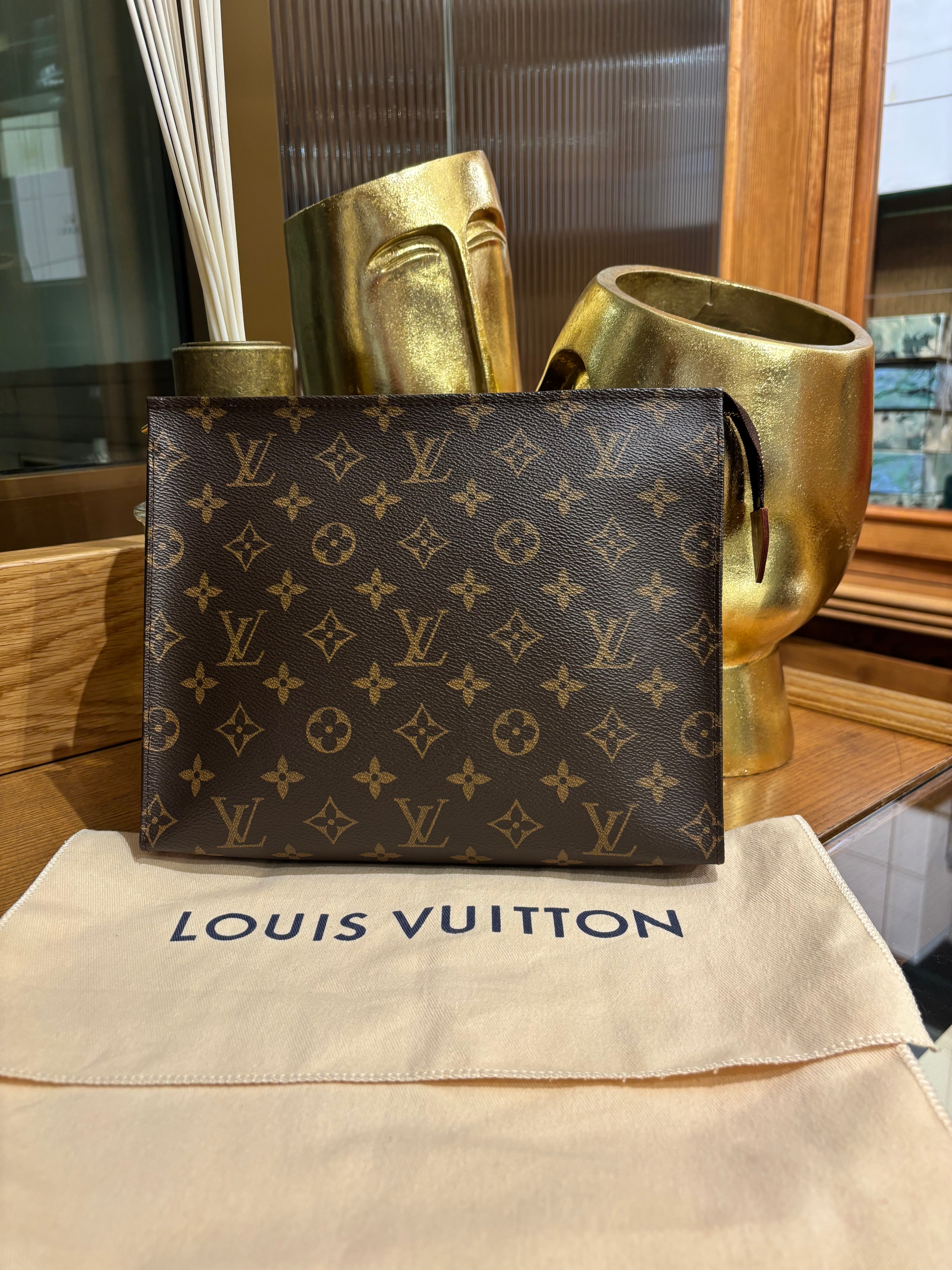 Louis Vuitton toilette