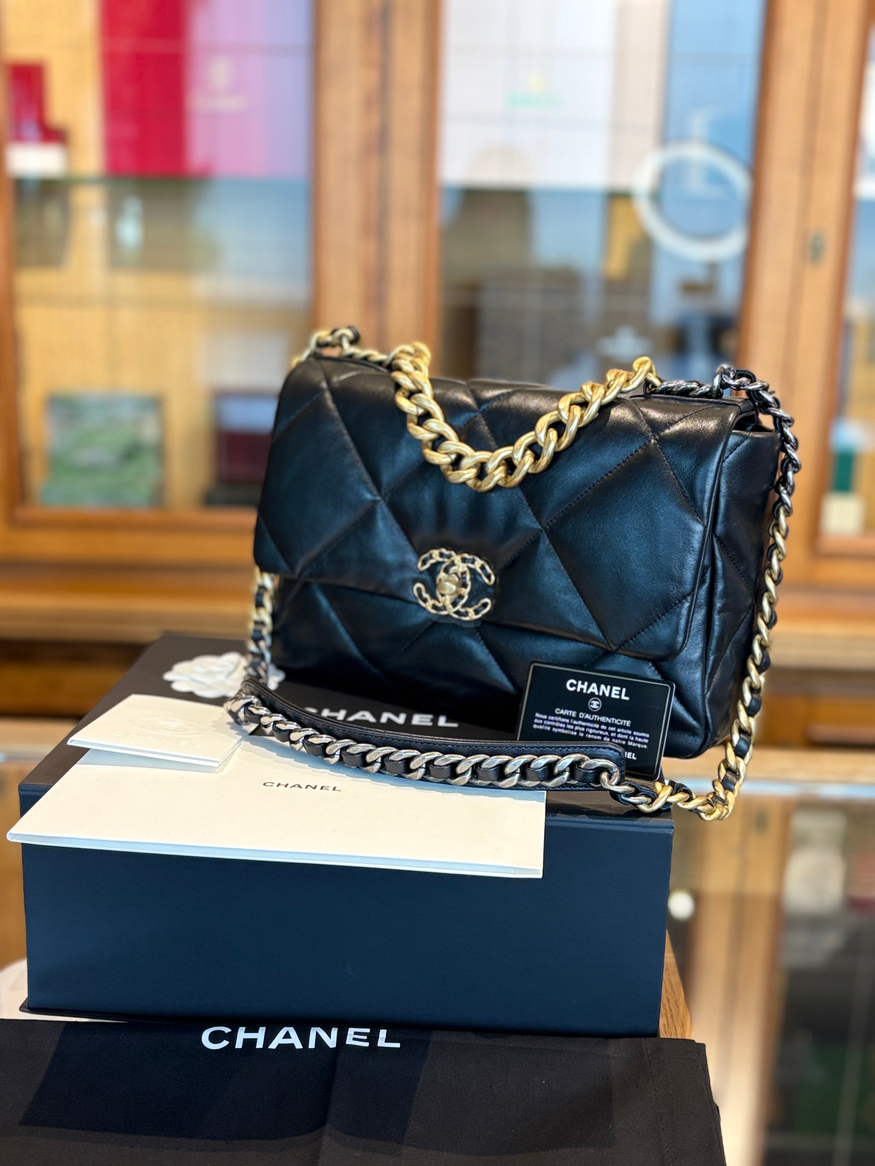 Chanel 19