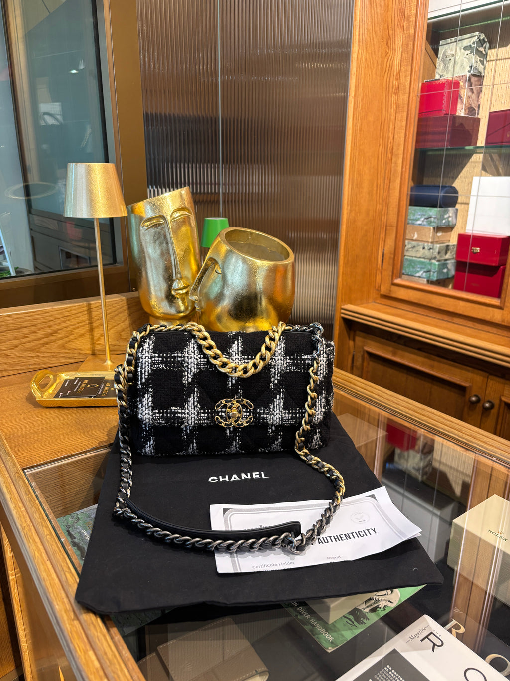 Chanel 19