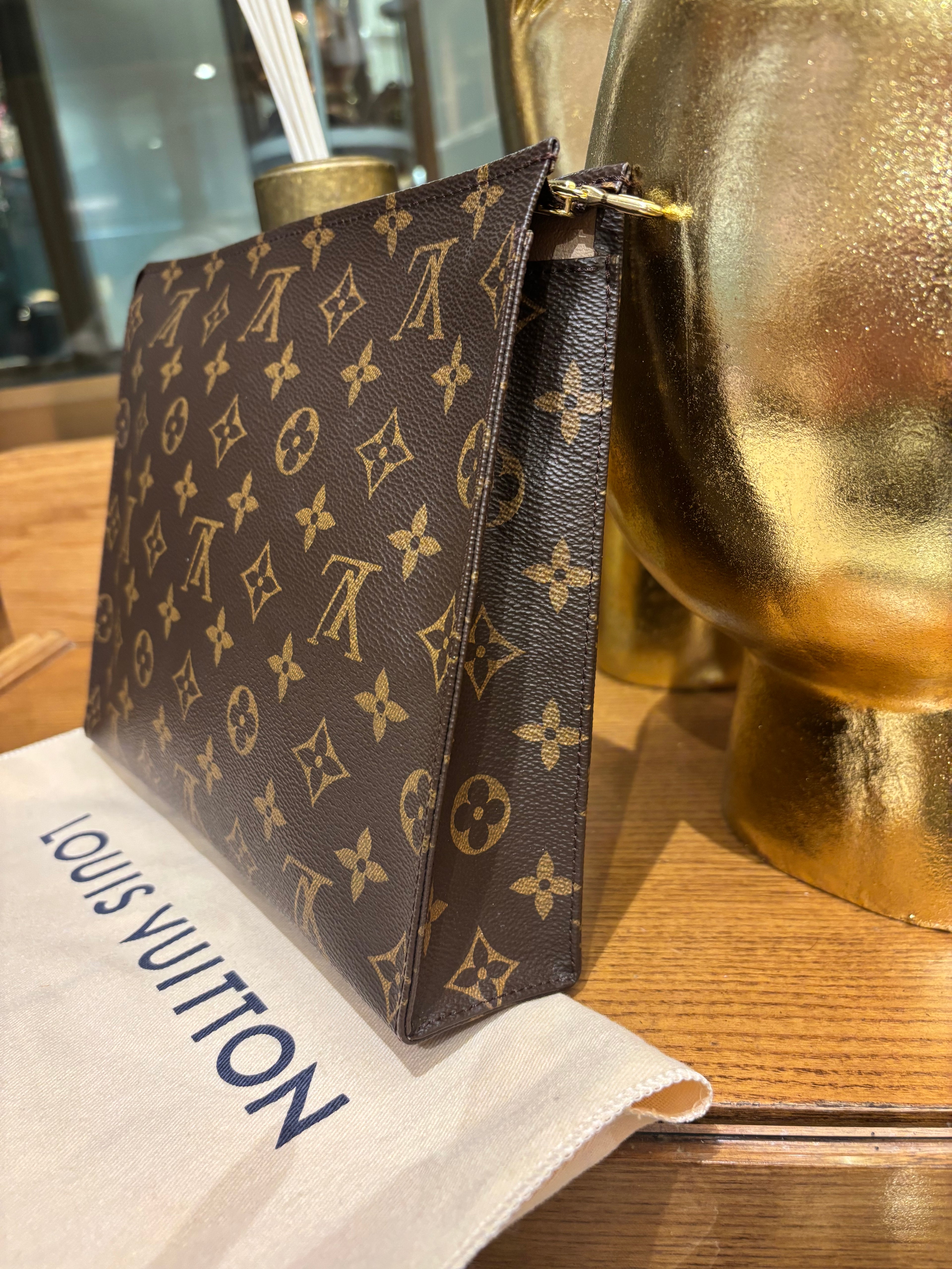 Louis Vuitton toilette