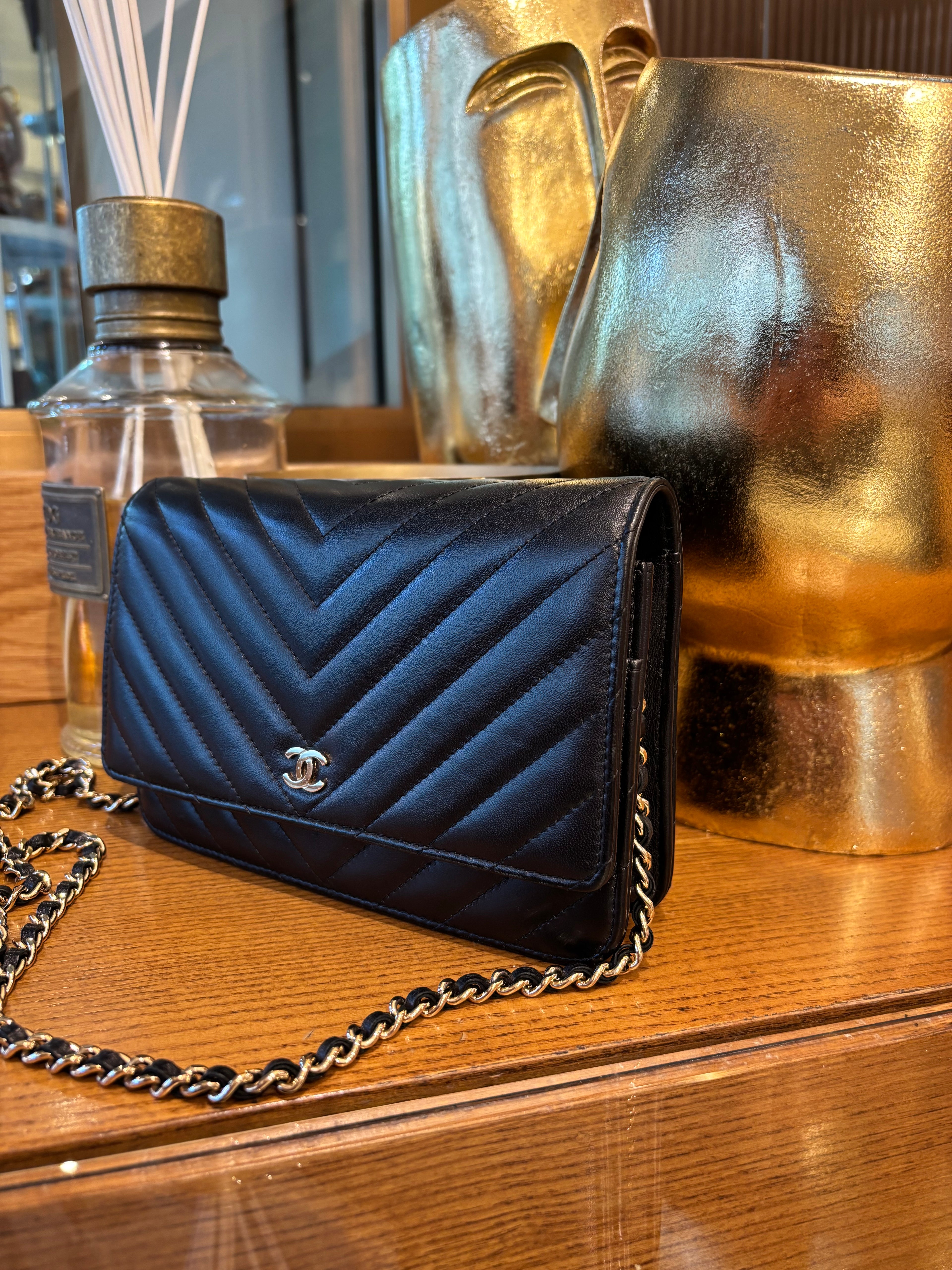 Chanel Wallet on Chain (WOC)