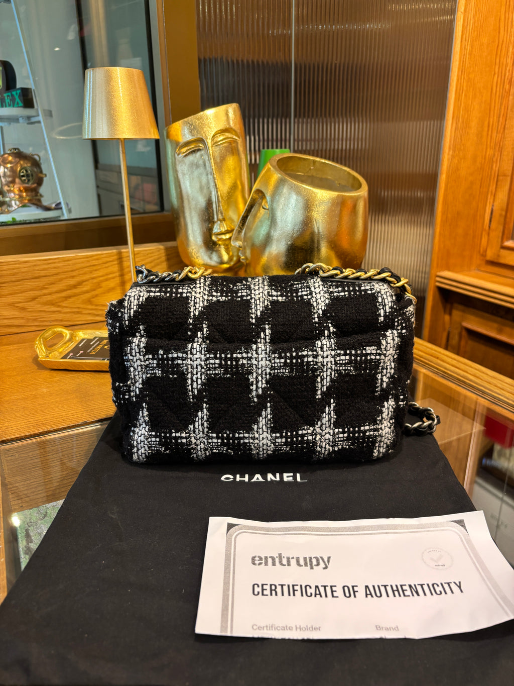Chanel 19