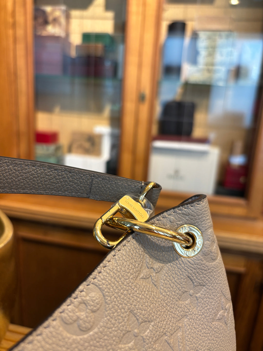 Louis Vuitton Métis Hobo