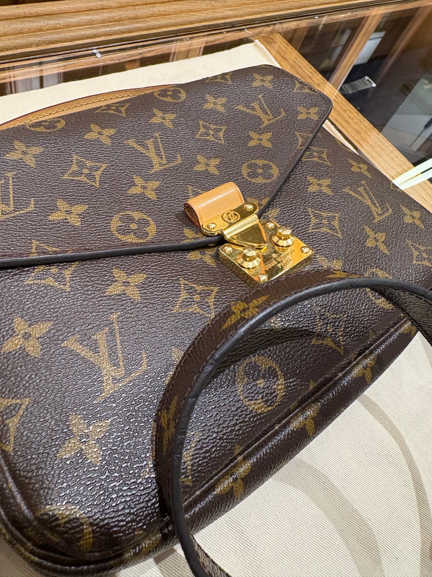 Louis Vuitton Metis