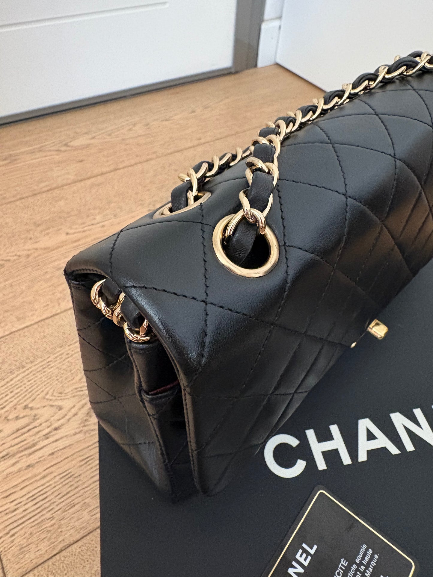 Chanel classica minuteria oro