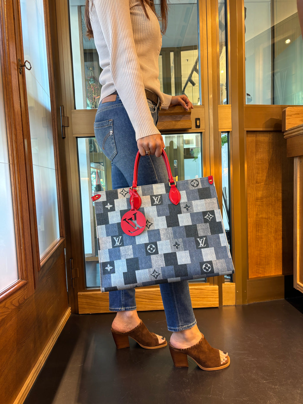 Louis Vuitton OnTheGo