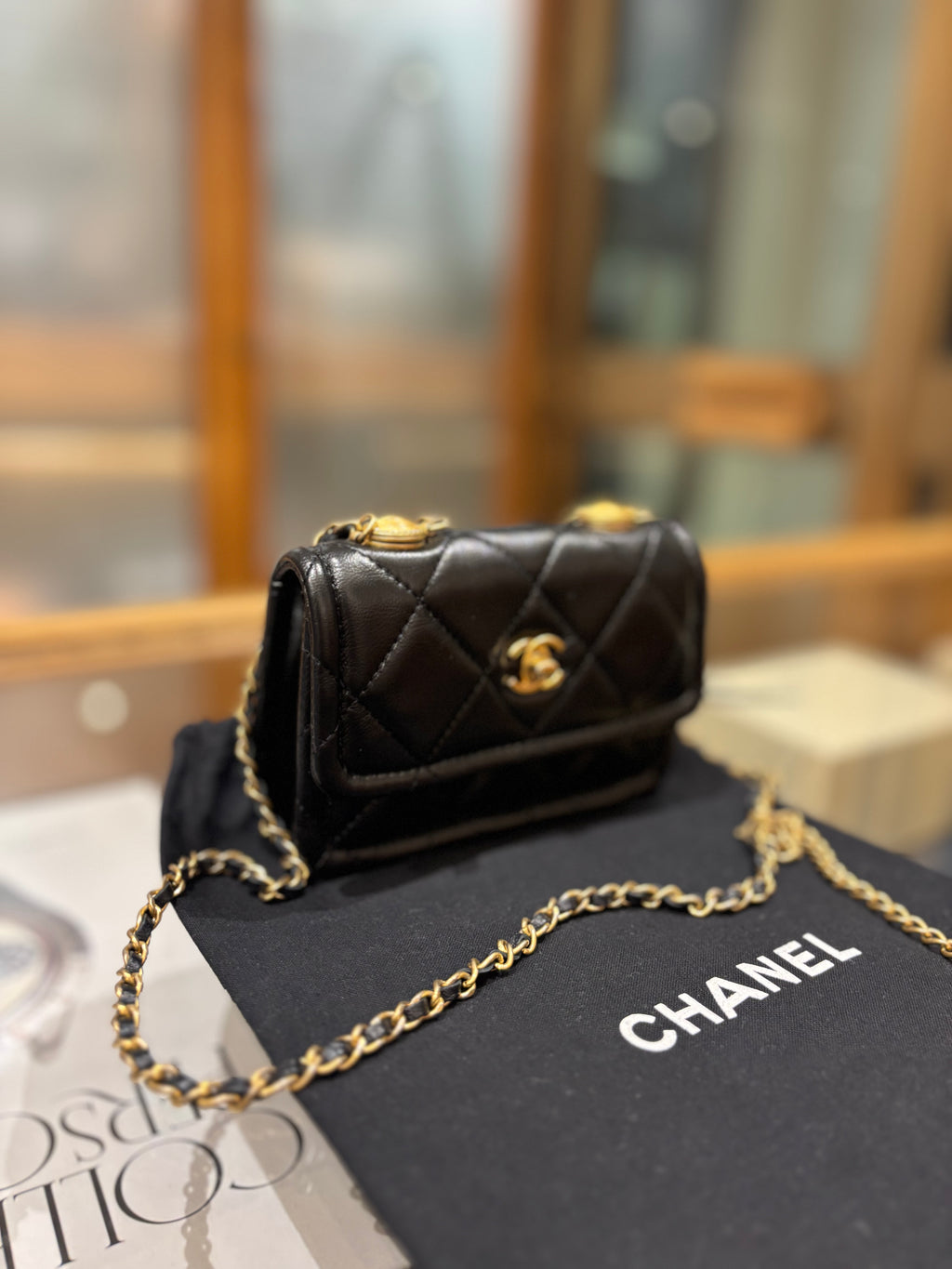 Chanel Mini Flap Bag con Ciondolo regolabile