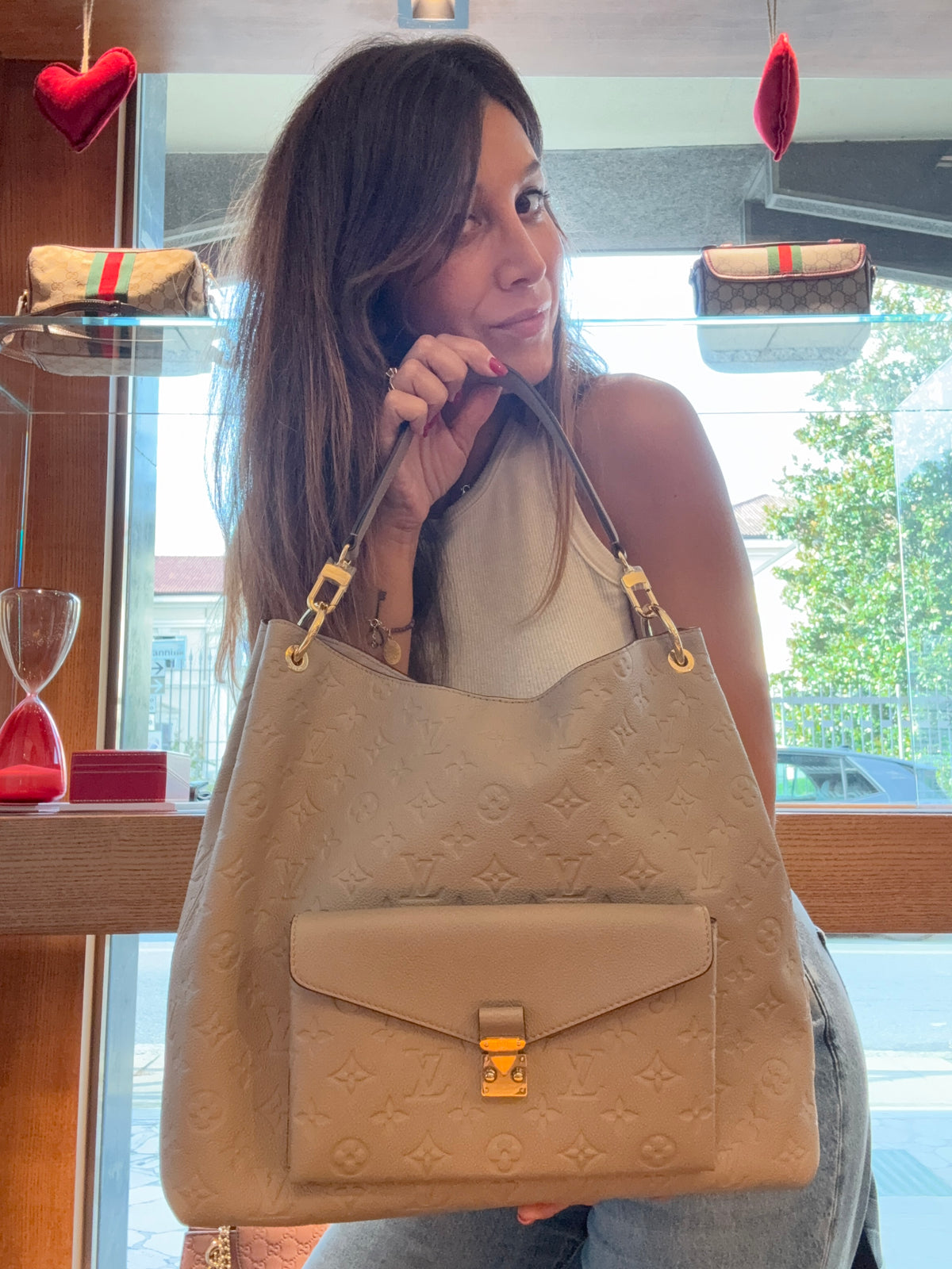 Louis Vuitton Métis Hobo
