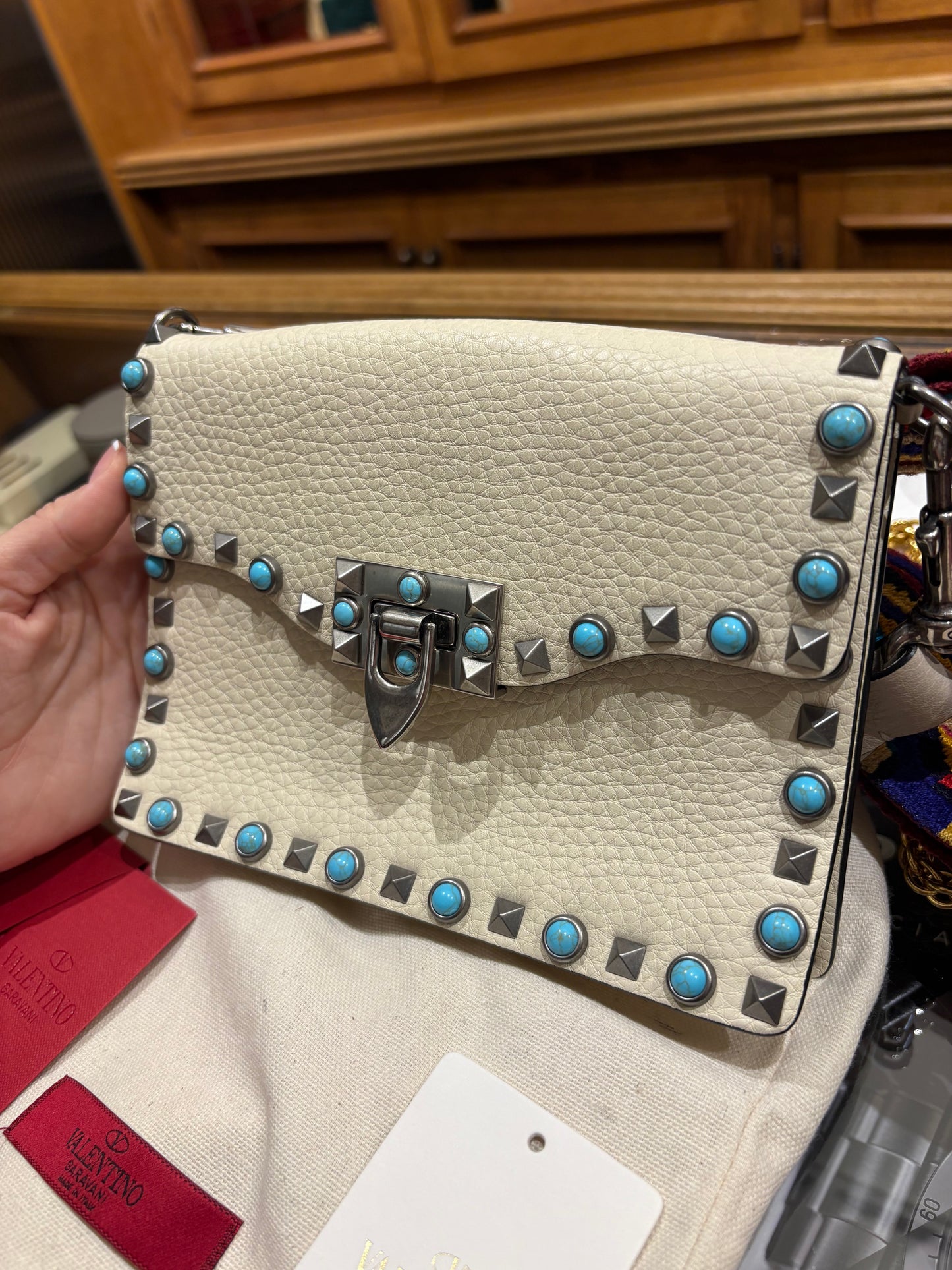 Valentino con tracolla etnica