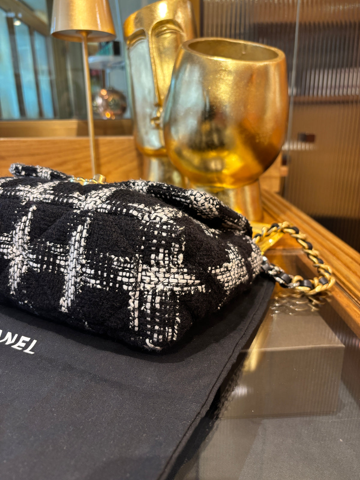 Chanel 19