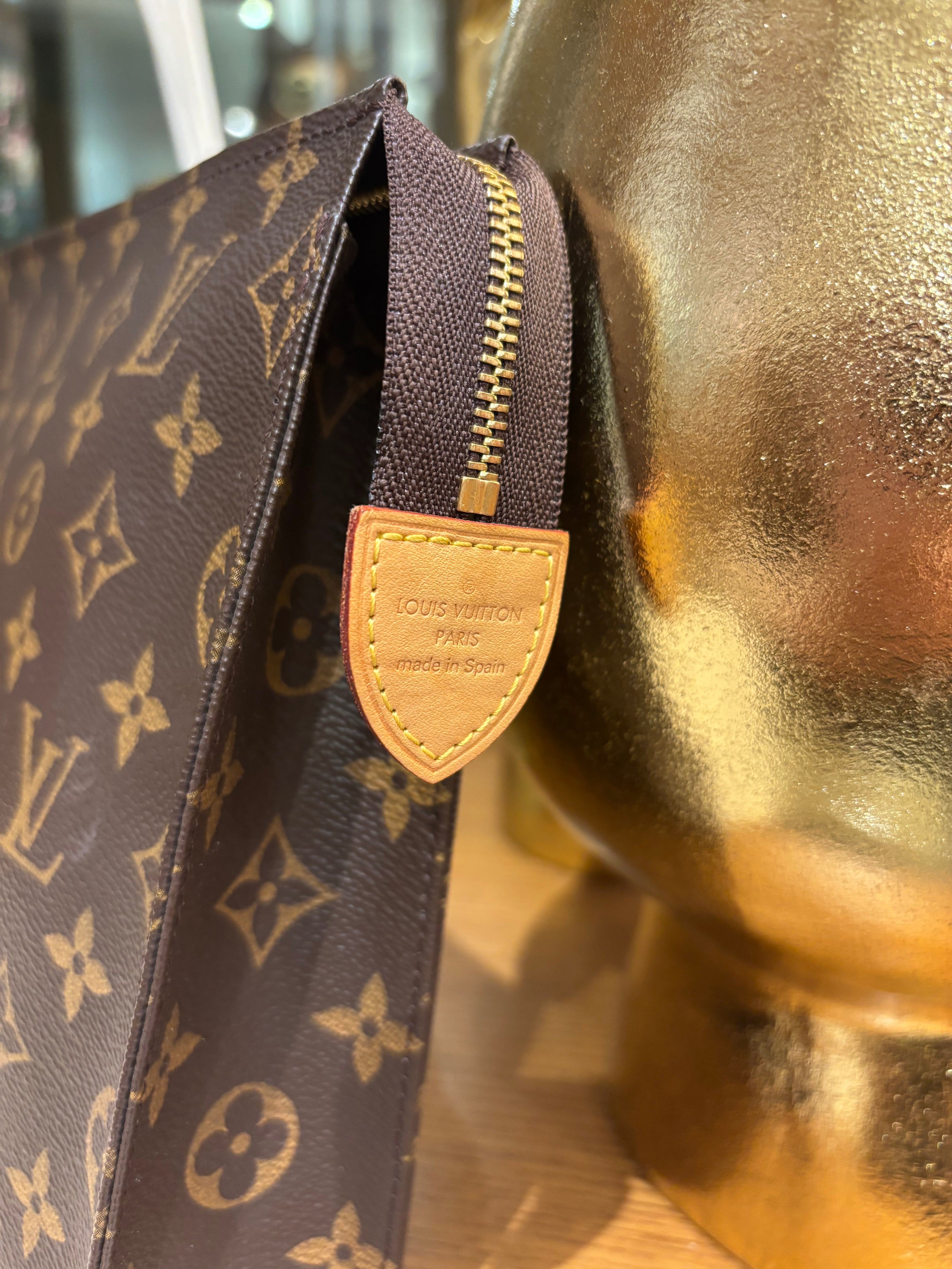 Louis Vuitton toilette