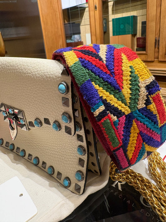 Valentino con tracolla etnica