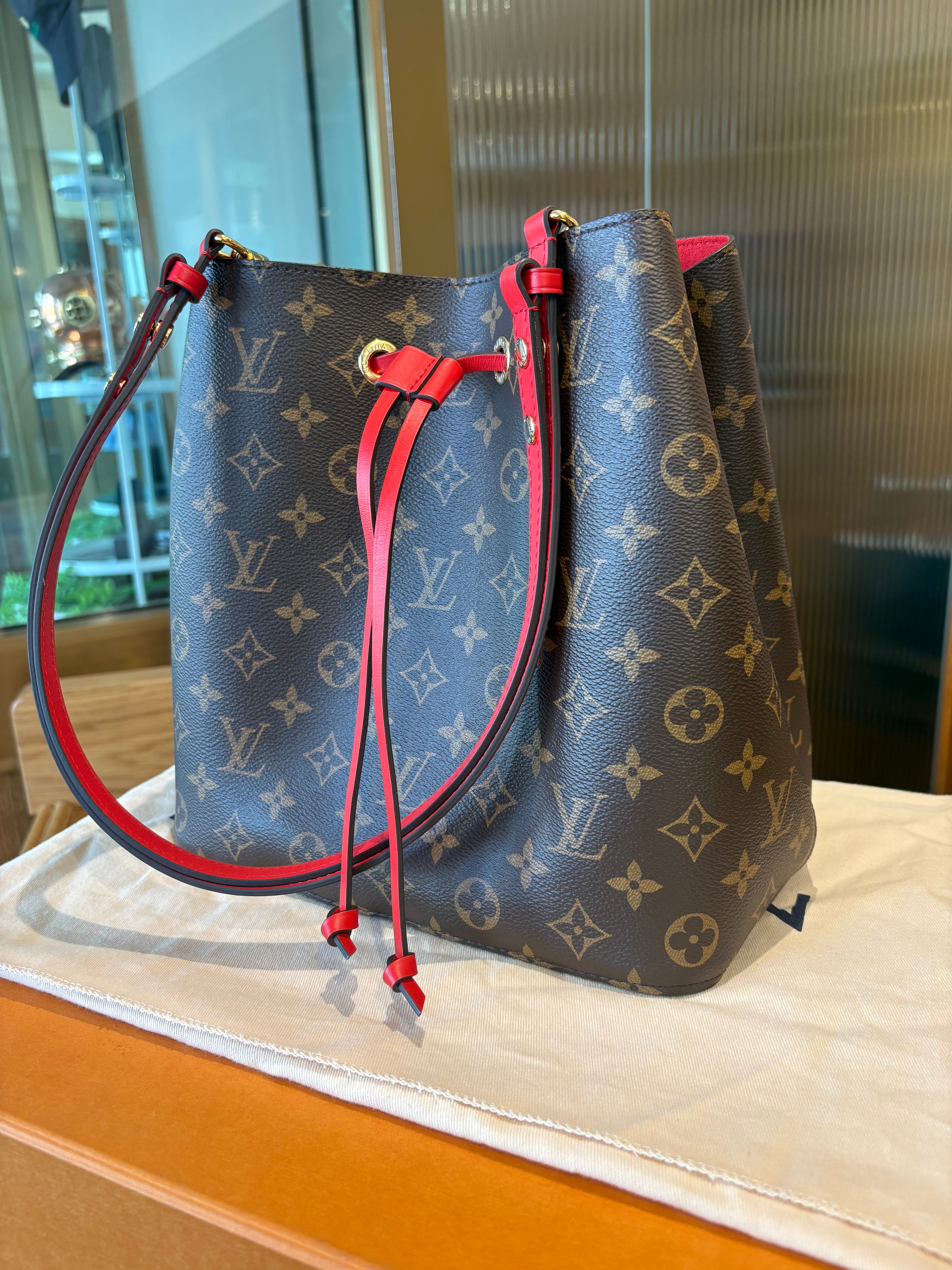 Louis Vuitton Neonoe