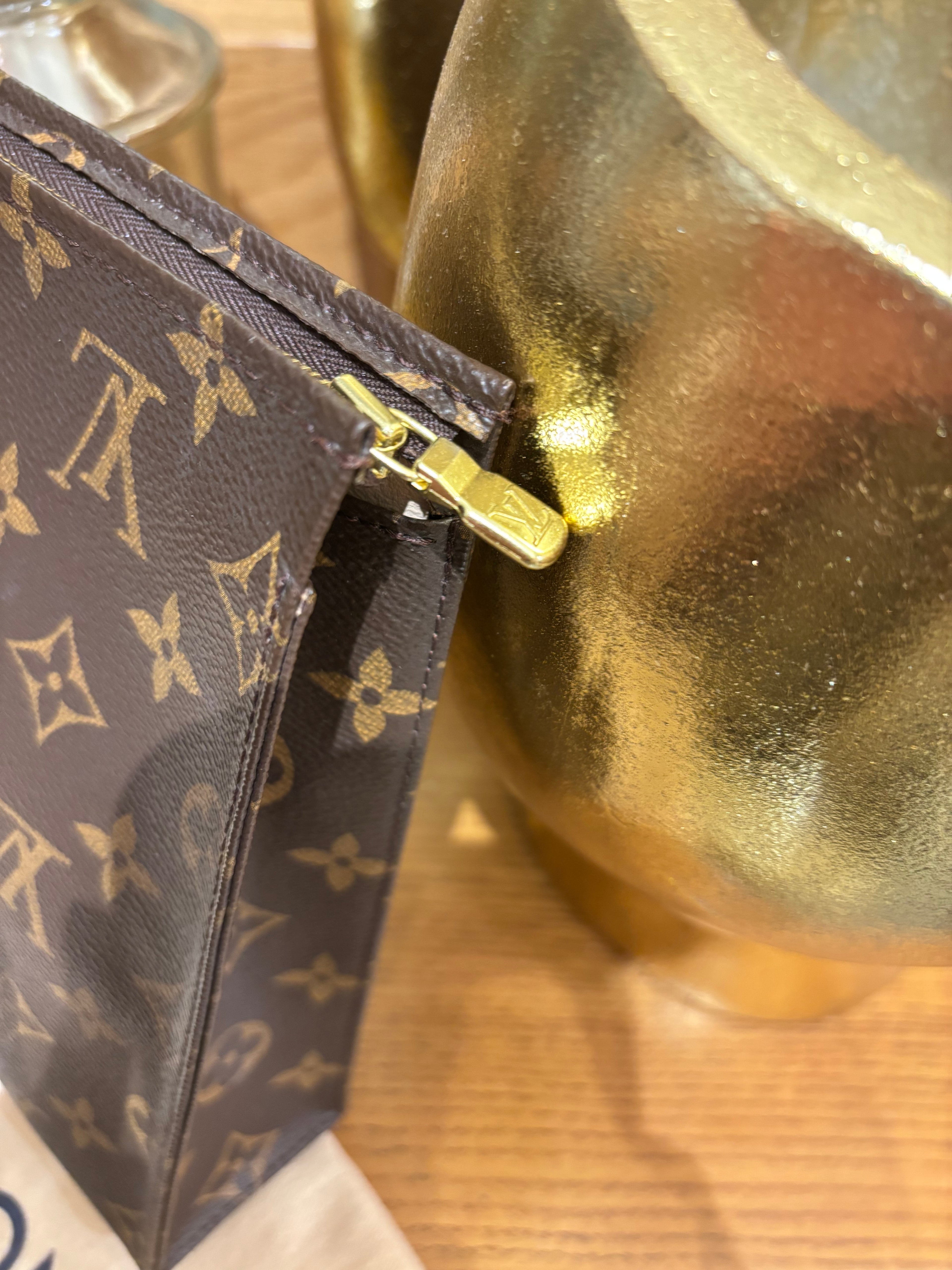 Louis Vuitton toilette