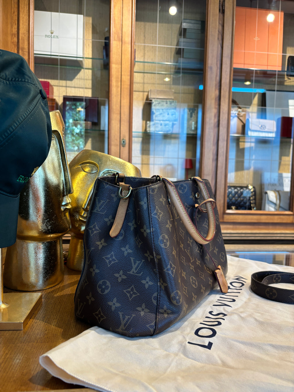 Louis Vuitton Montaigne