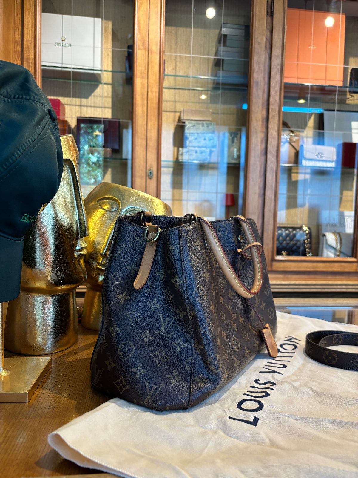 Louis Vuitton Montaigne