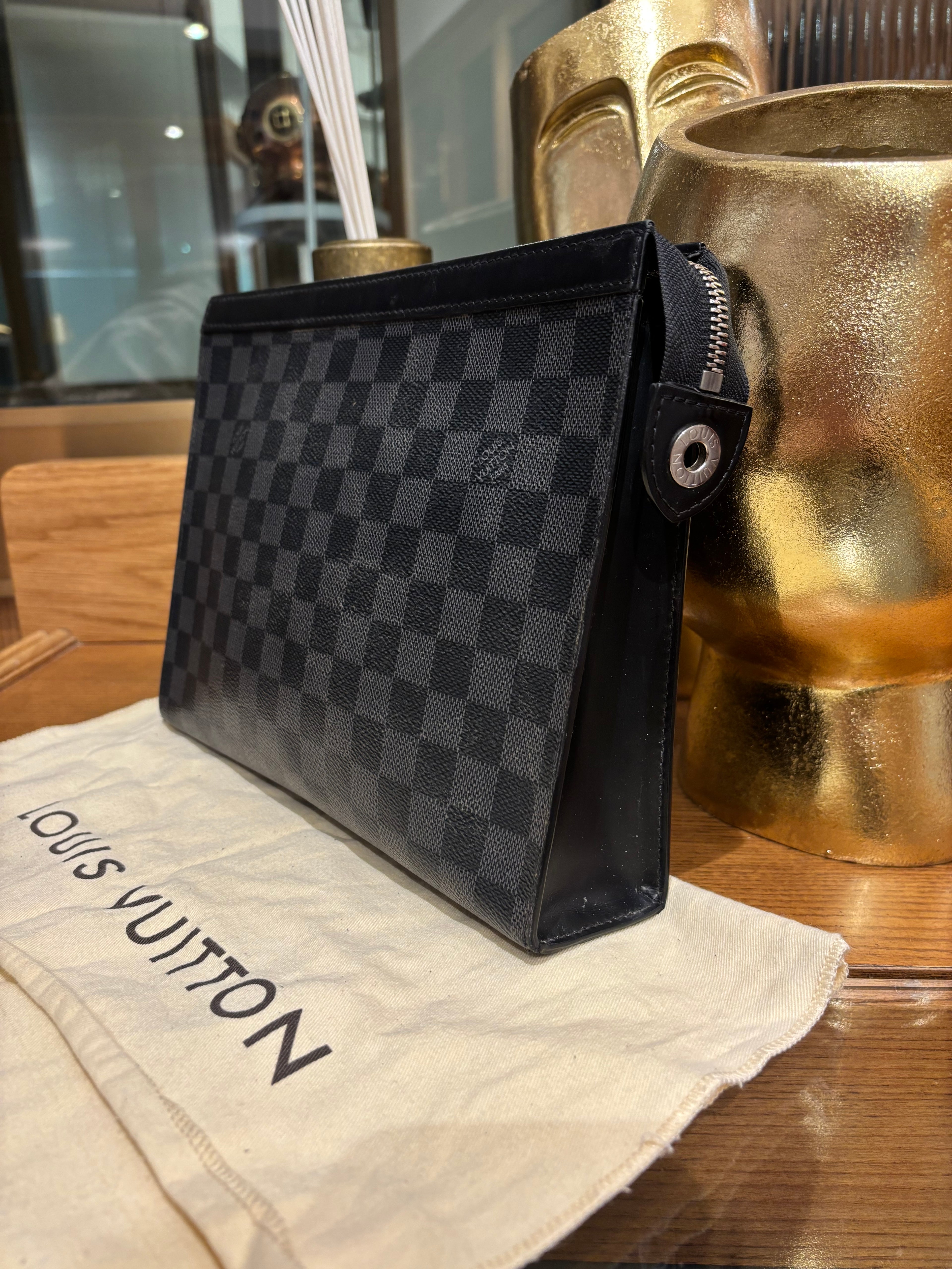Louis Vuitton toilette