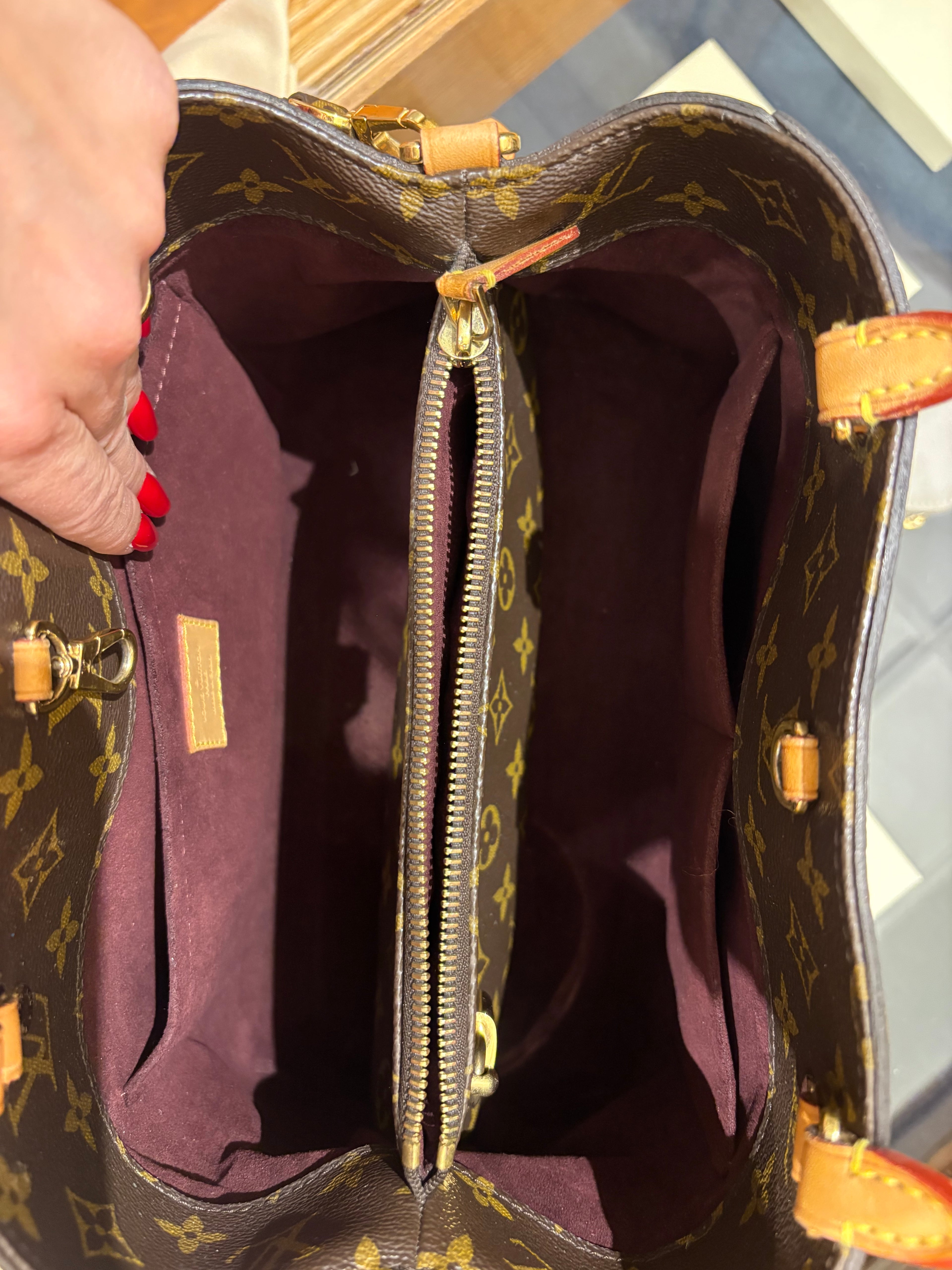 Louis Vuitton Montaigne
