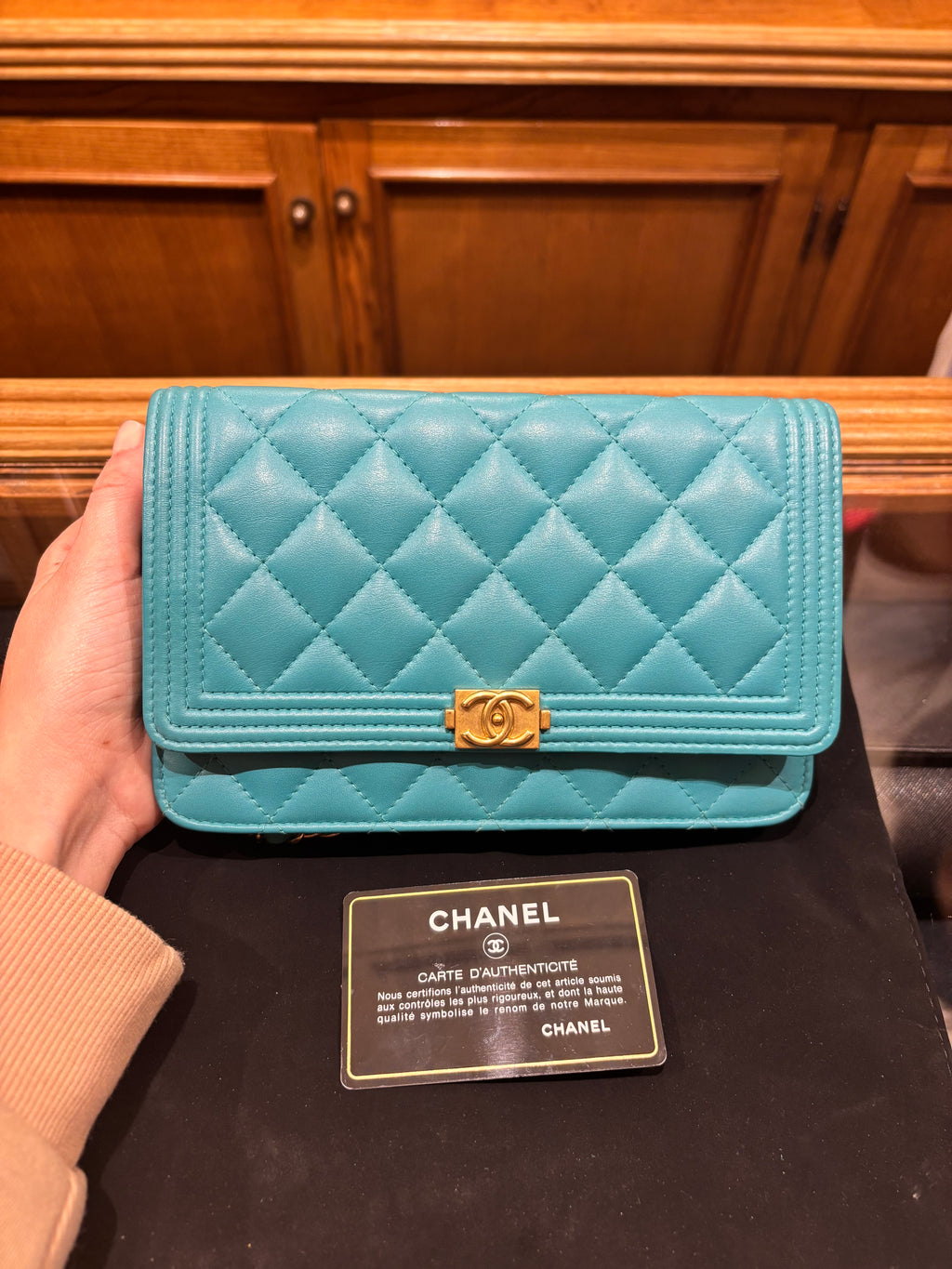 Chanel Wallet on chain (WOC)