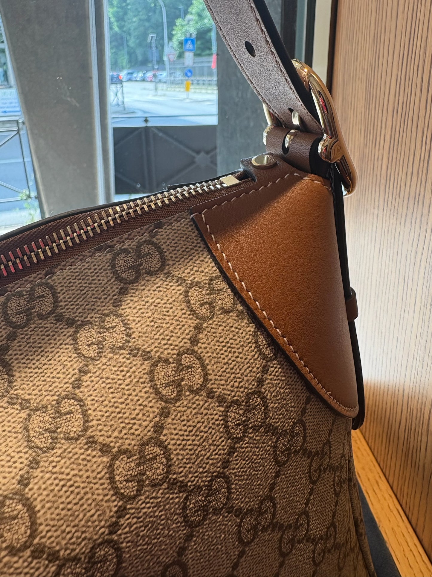 GUCCI LOGATA